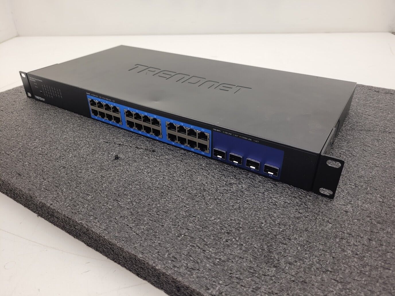 TRENDnet TEG-40128 10G Web Smart Switch 12 Port 8x 10g base T + 4x SFP+