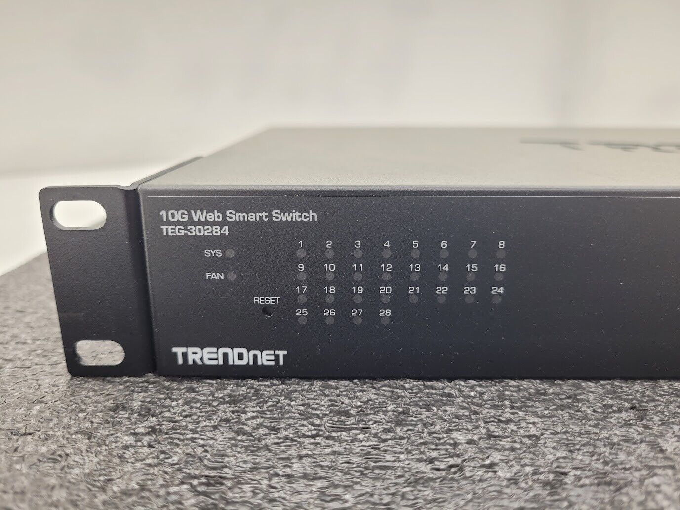 TRENDnet TEG-40128 10G Web Smart Switch 12 Port 8x 10g base T + 4x SFP+