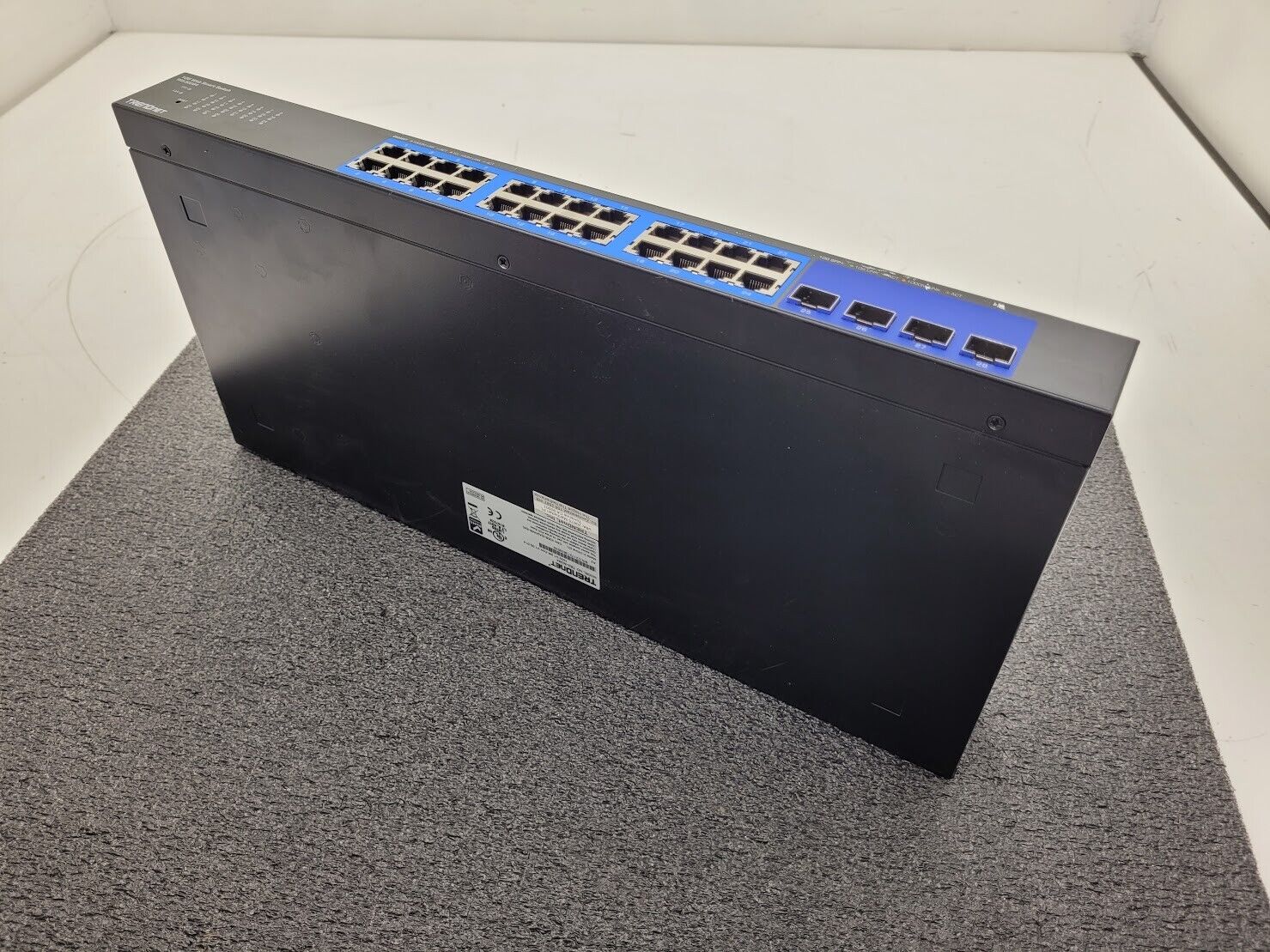TRENDnet TEG-30284 10G Web Smart Switch 24 Port 24x 10g base T + 4x SFP+