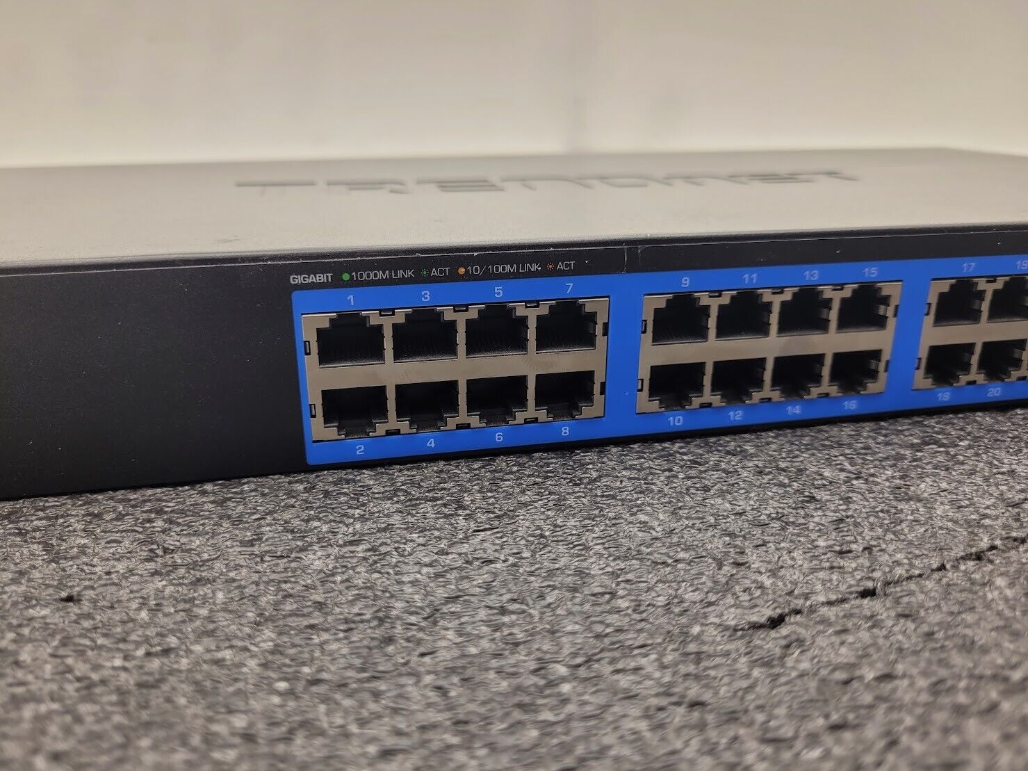 TRENDnet TEG-30284 10G Web Smart Switch 24 Port 24x 10g base T + 4x SFP+