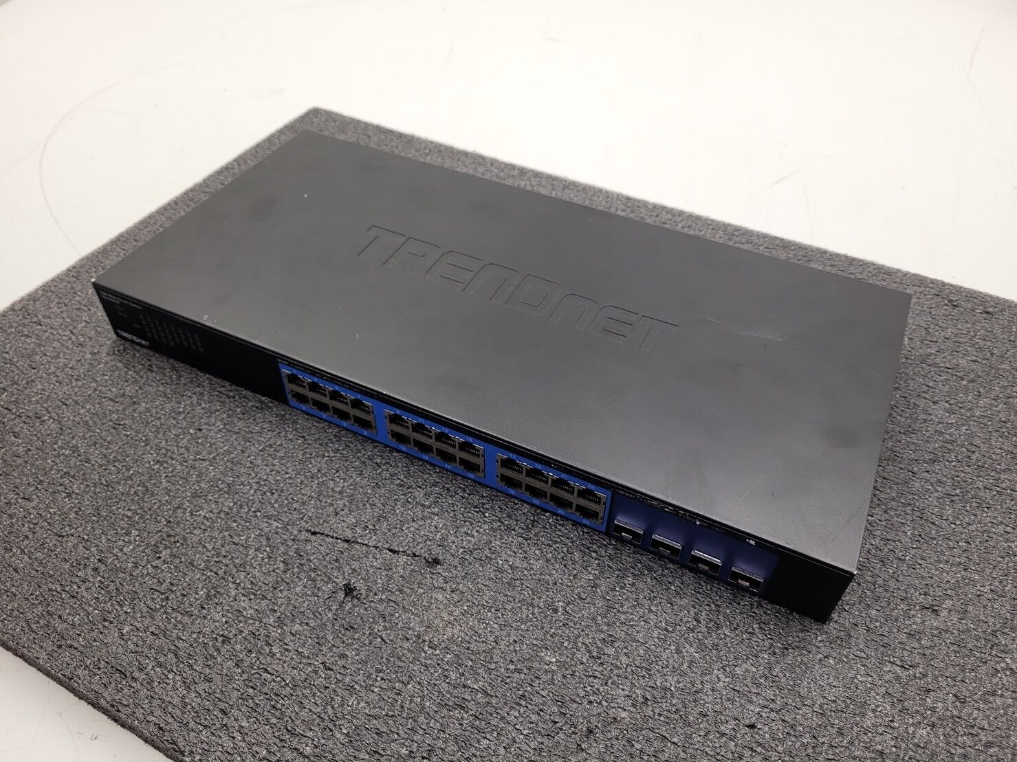 TRENDnet TEG-30284 10G Web Smart Switch 24 Port 24x 10g base T + 4x SFP+