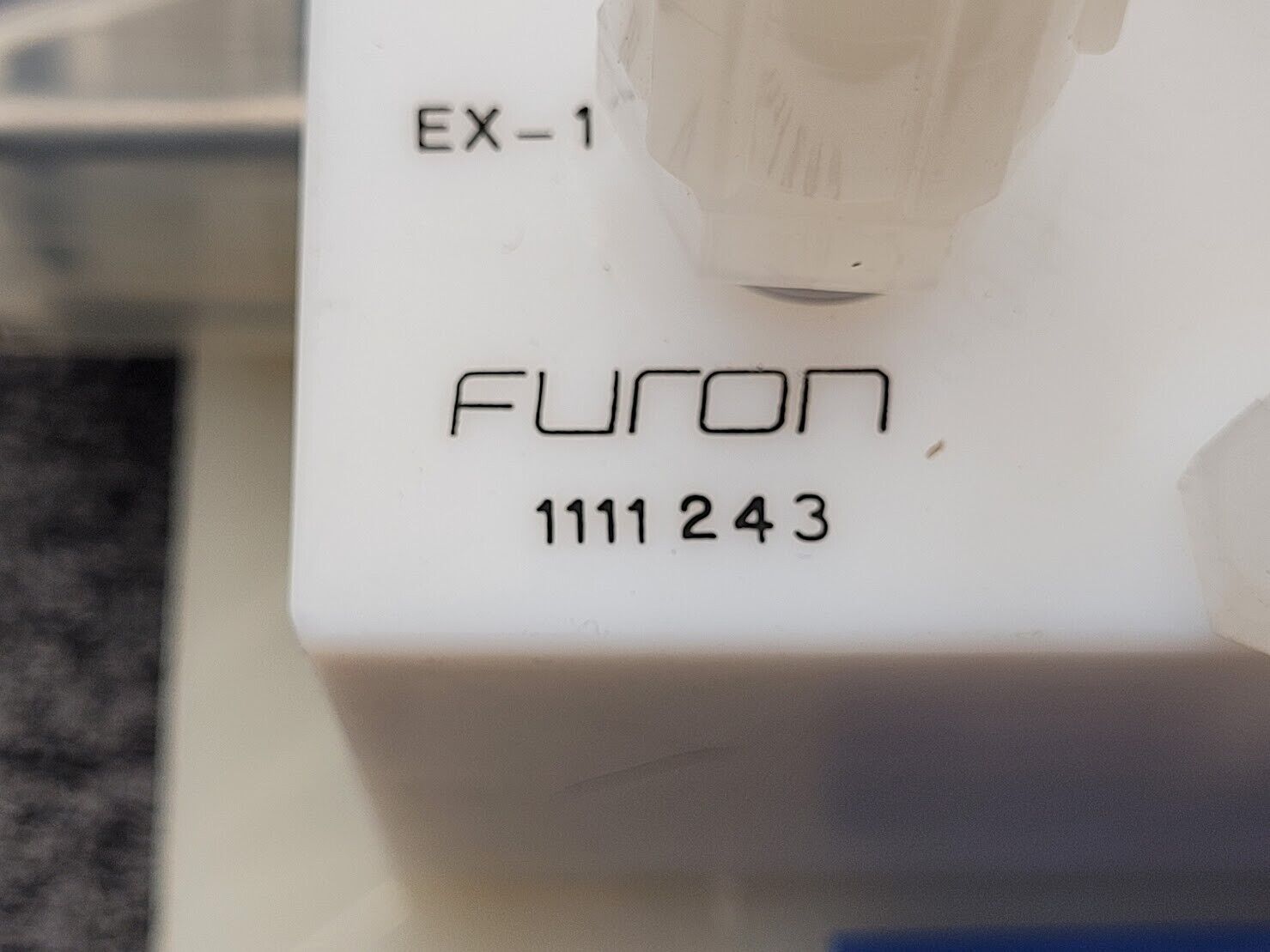 Furon High Purity Adjustable Pneumatic Valve Bank Actuator Assembly 111243