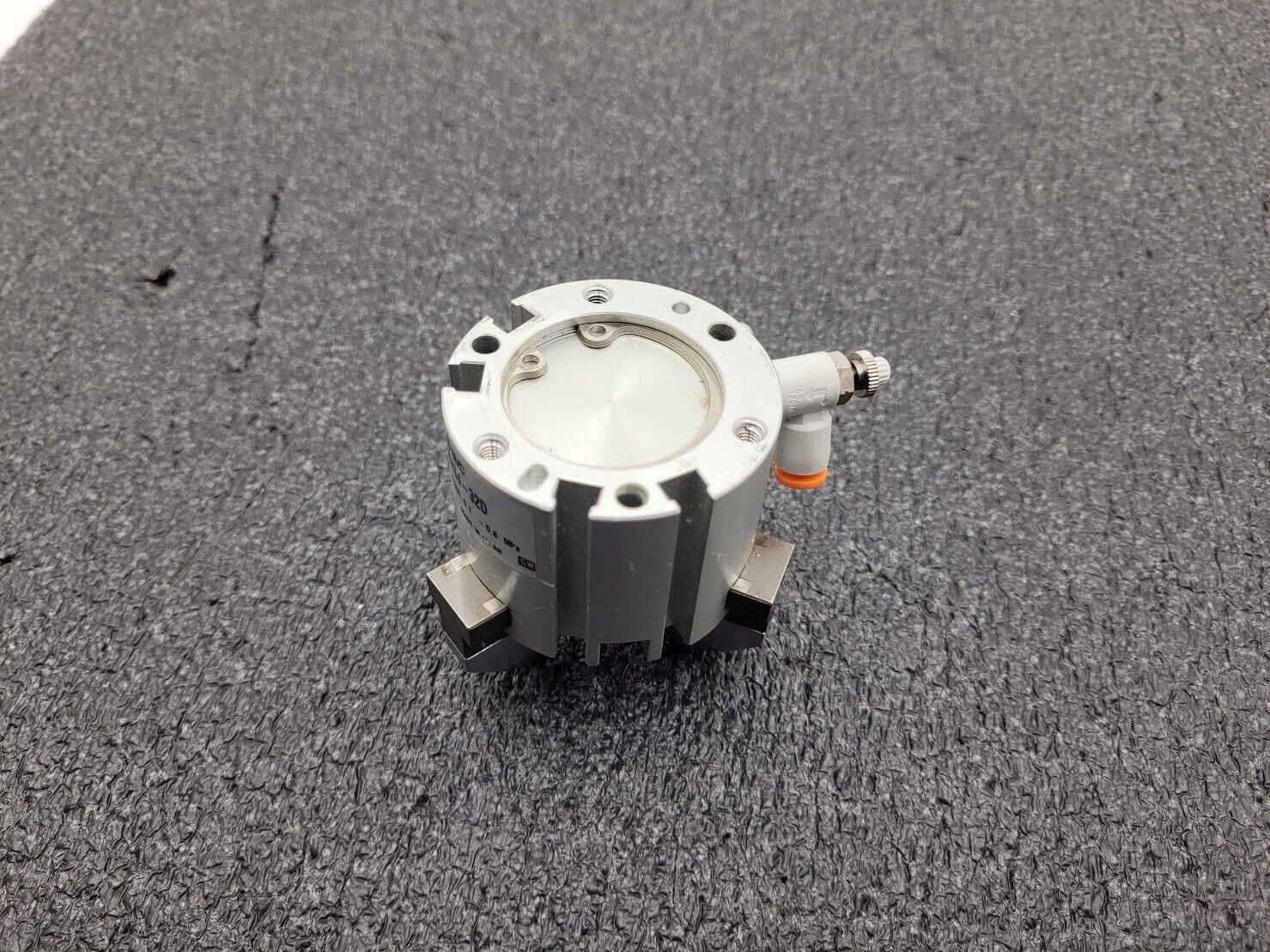 SMC Pneumatic Cylinder 3 Finger Rotary Gripper MHS3-32D MHS332D