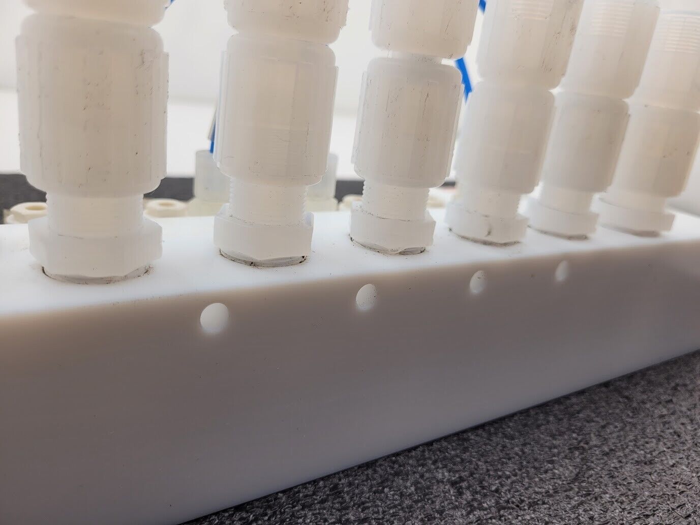 Gemu 7 Valve High Purity Diaphragm Shutoff Manifold Valve PN6 PTFE "C"