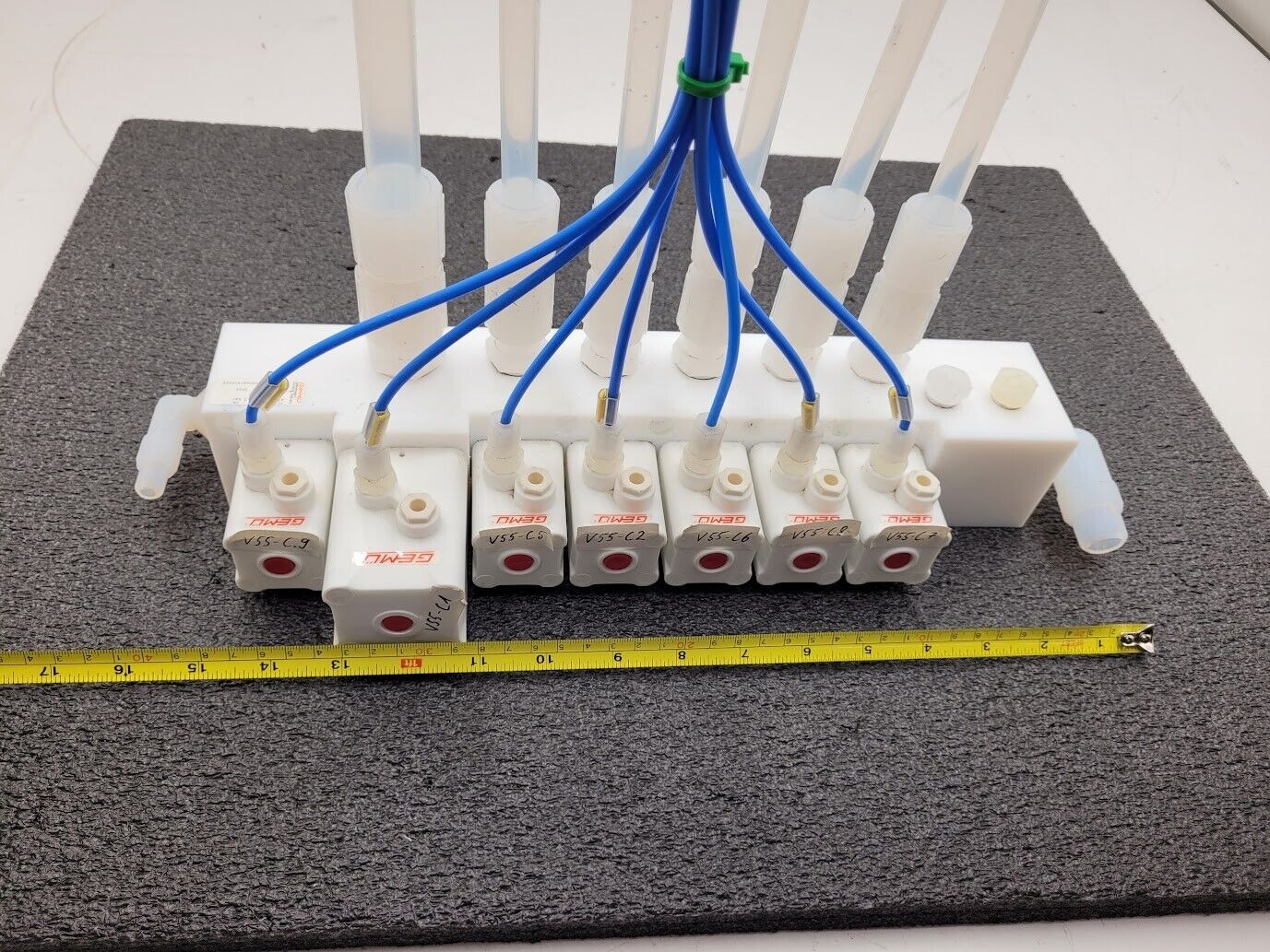 Gemu 7 Valve High Purity Diaphragm Shutoff Manifold Valve PN6 PTFE "C"