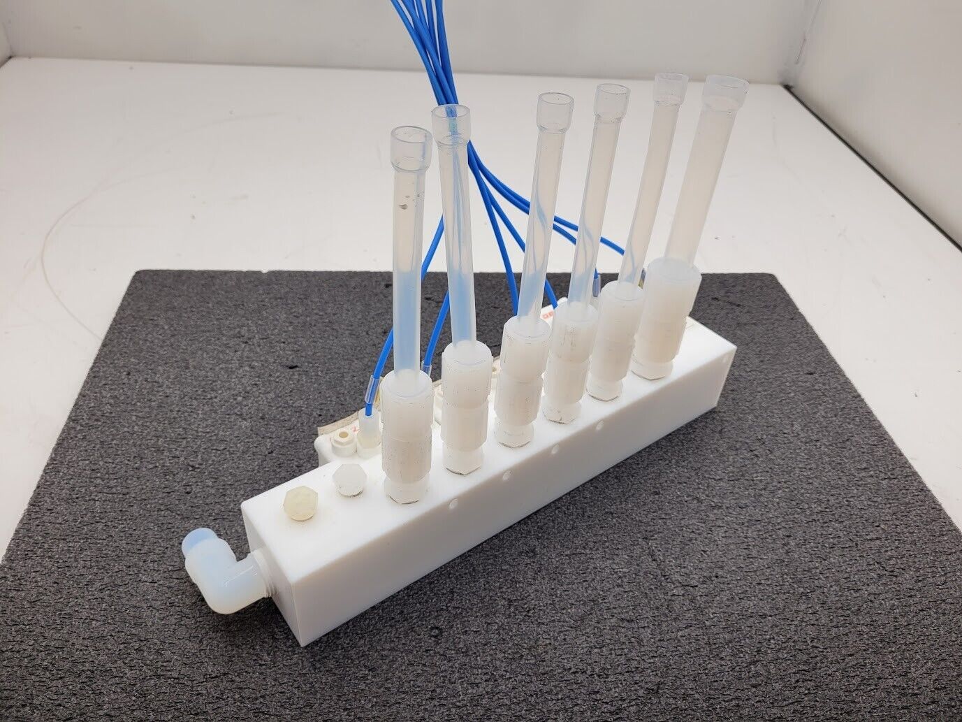 Gemu 7 Valve High Purity Diaphragm Shutoff Manifold Valve PN6 PTFE "C"