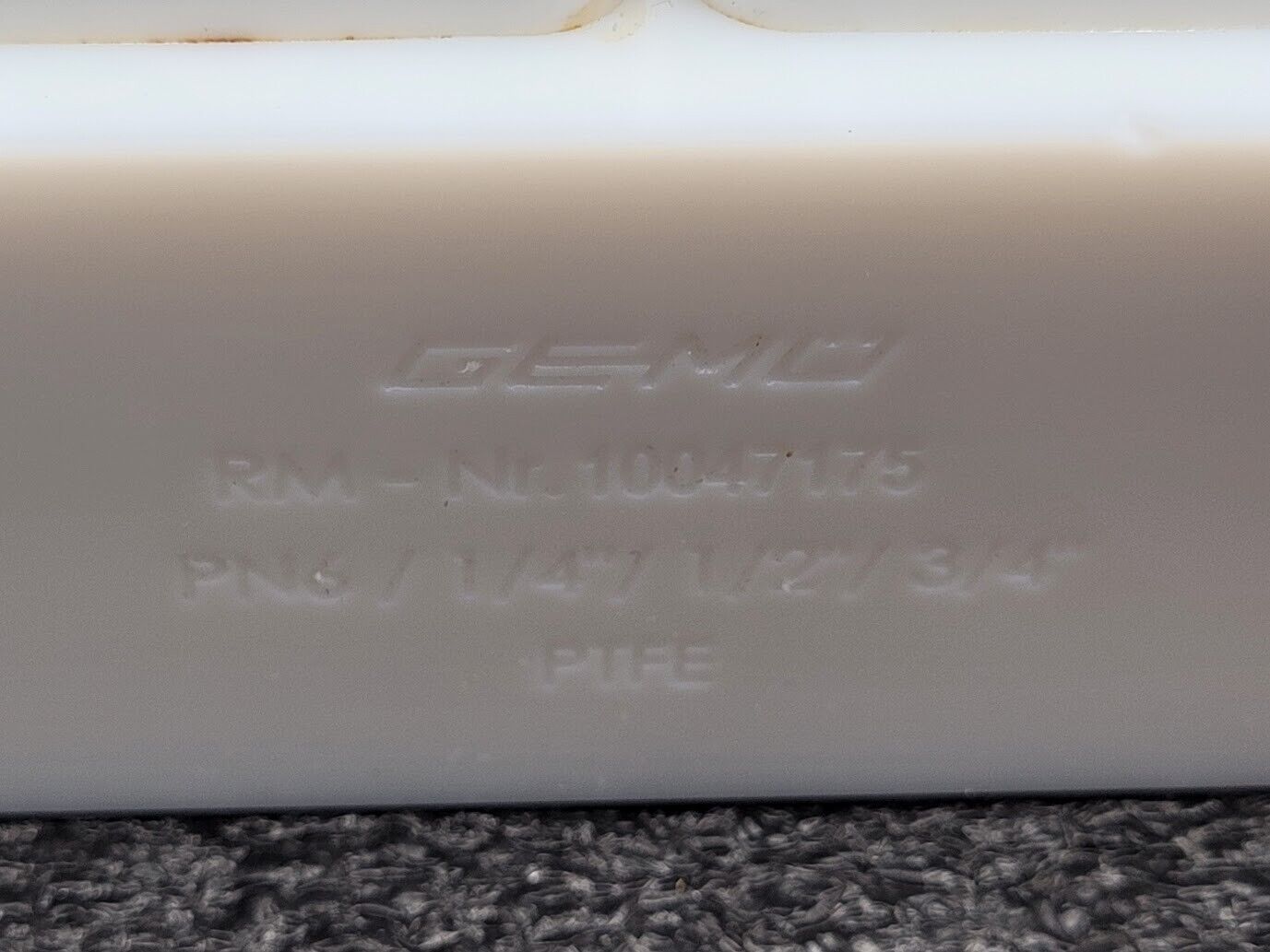 Gemu 7 Valve High Purity Diaphragm Shutoff Manifold Valve PN6 PTFE "C"