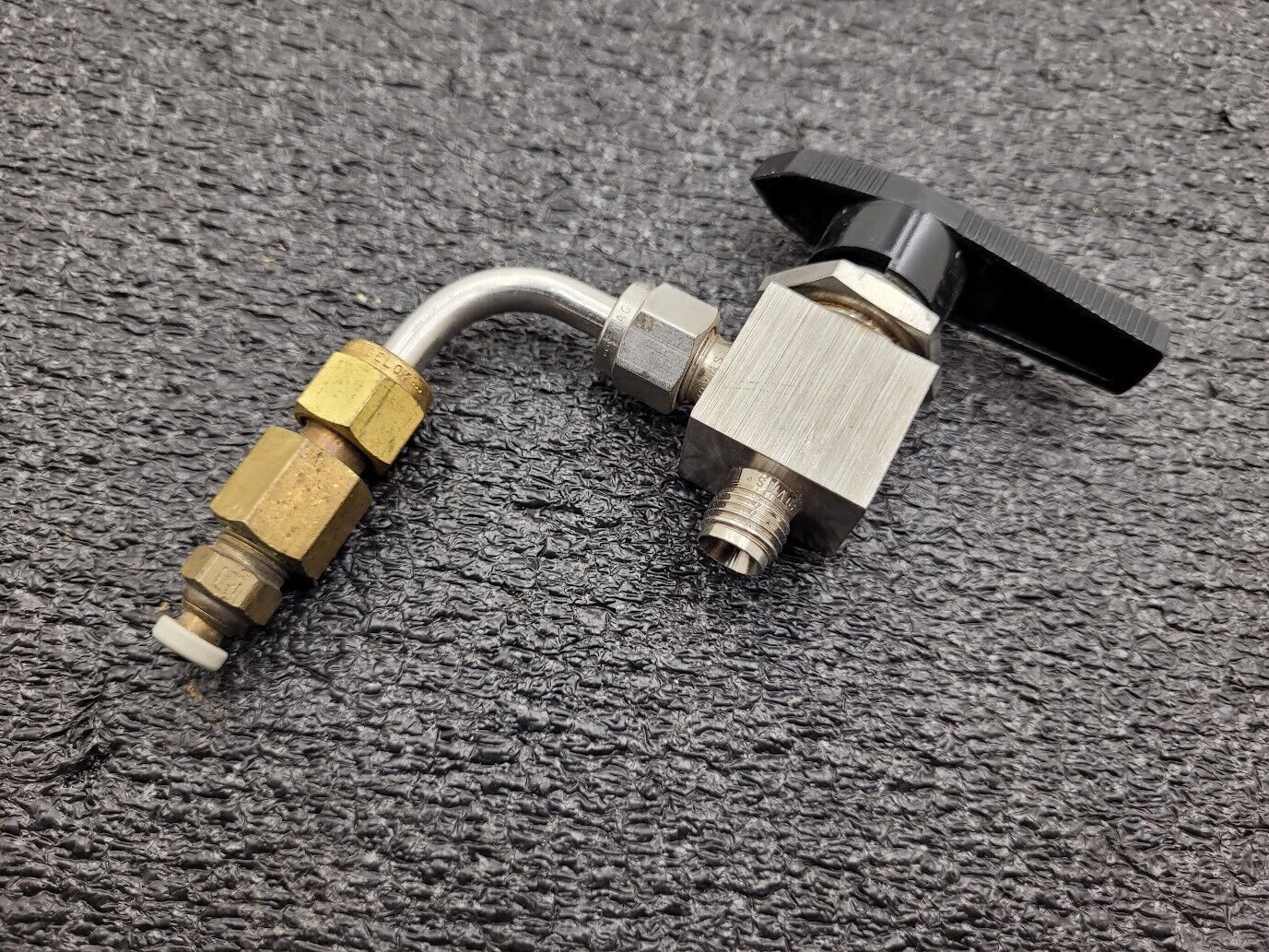 Whitey SS-43S4-A Stainless Steel 1/4 turn Ball Shutoff Valve