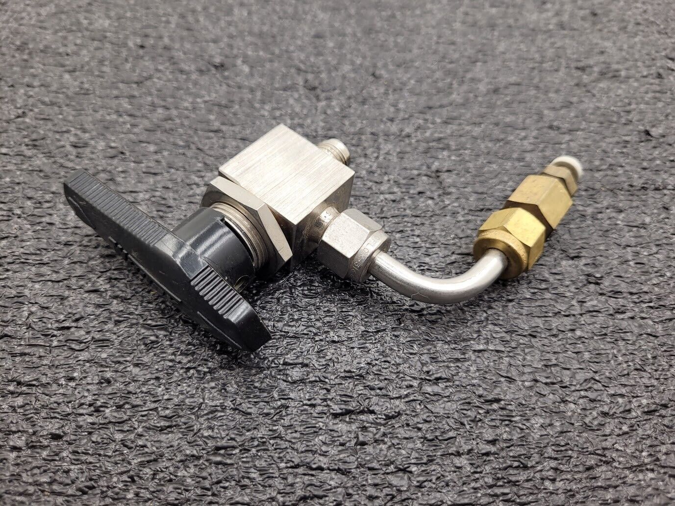 Whitey SS-43S4-A Stainless Steel 1/4 turn Ball Shutoff Valve