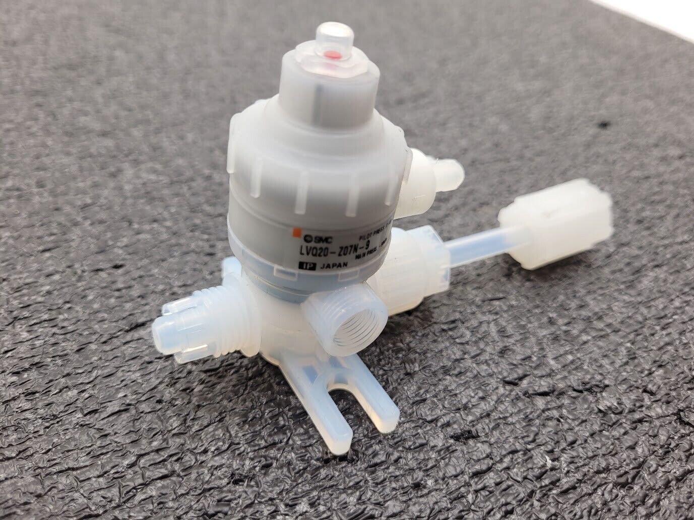 SMC LVQ20-Z07N-9 High Purity Pneumatic Diaphragm Valve 80PSI NC 1/4" Flate PFA