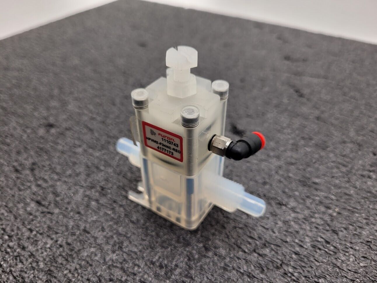 AMAT Furon High Purity Valve 1110743 HPVM2-F34NC-REO 1/4" Pneumatically Actuated