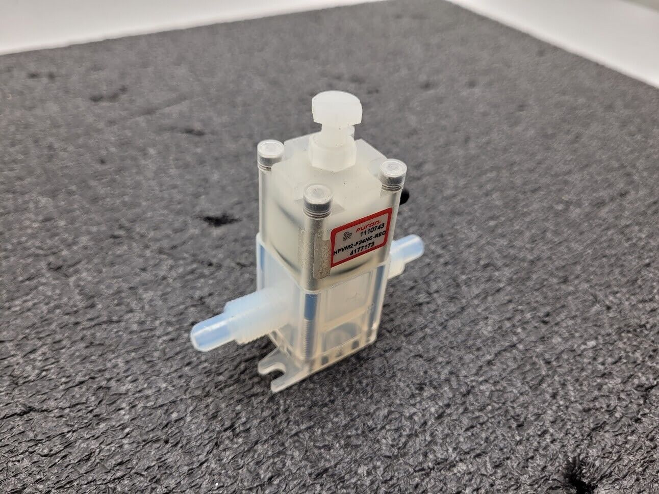 AMAT Furon High Purity Valve 1110743 HPVM2-F34NC-REO 1/4" Pneumatically Actuated