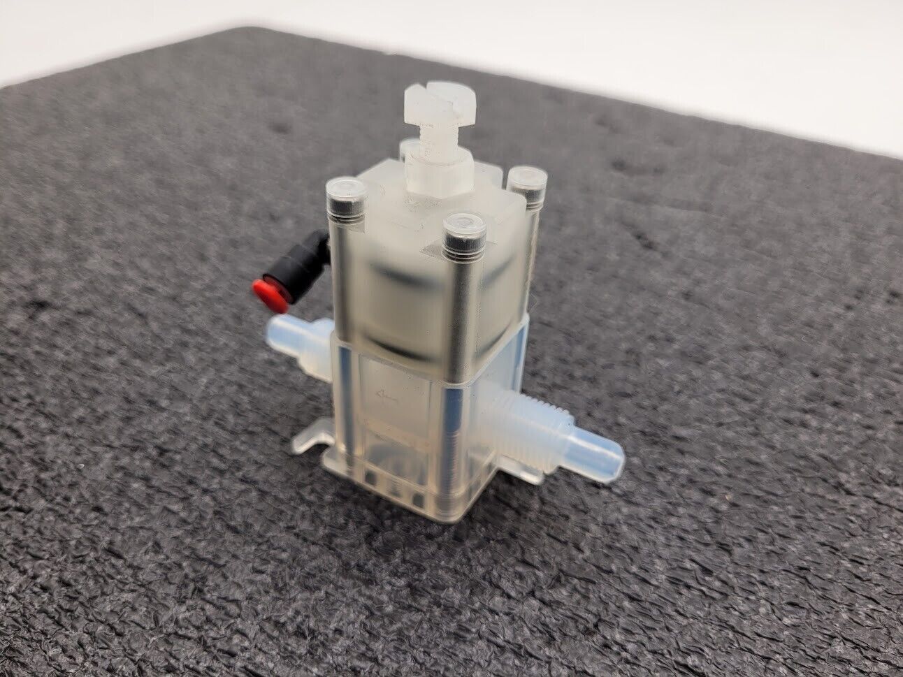 AMAT Furon High Purity Valve 1110743 HPVM2-F34NC-REO 1/4" Pneumatically Actuated