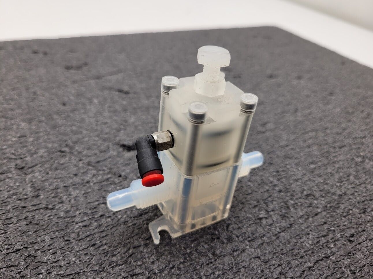 AMAT Furon High Purity Valve 1110743 HPVM2-F34NC-REO 1/4" Pneumatically Actuated