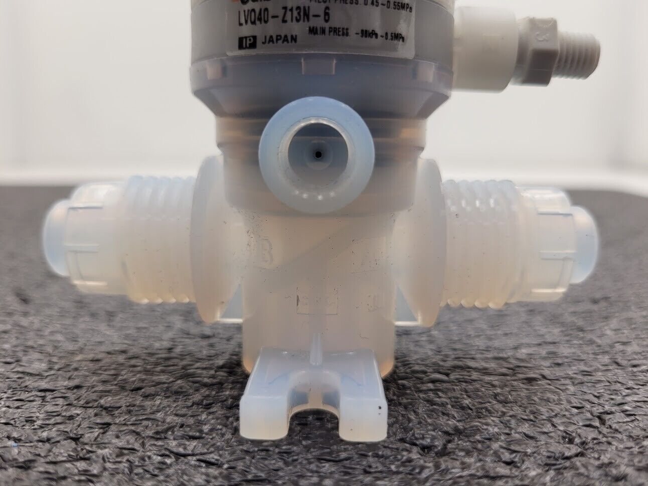 SMC LVQ40-Z13N-6 High Purity Pneumatic Diaphragm Valve 80PSI 1/2" Flare PFA