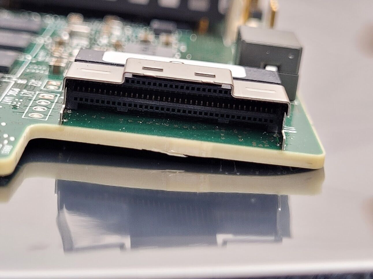 Broadcom MegaRAID 9580-8i8e Storage Controller (RAID) 05-50076-00 Low Profile