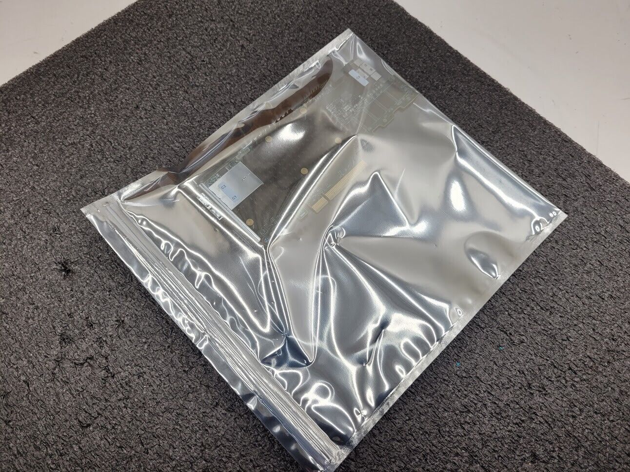 Broadcom MegaRAID 9580-8i8e Storage Controller (RAID) 05-50076-00 Low Profile