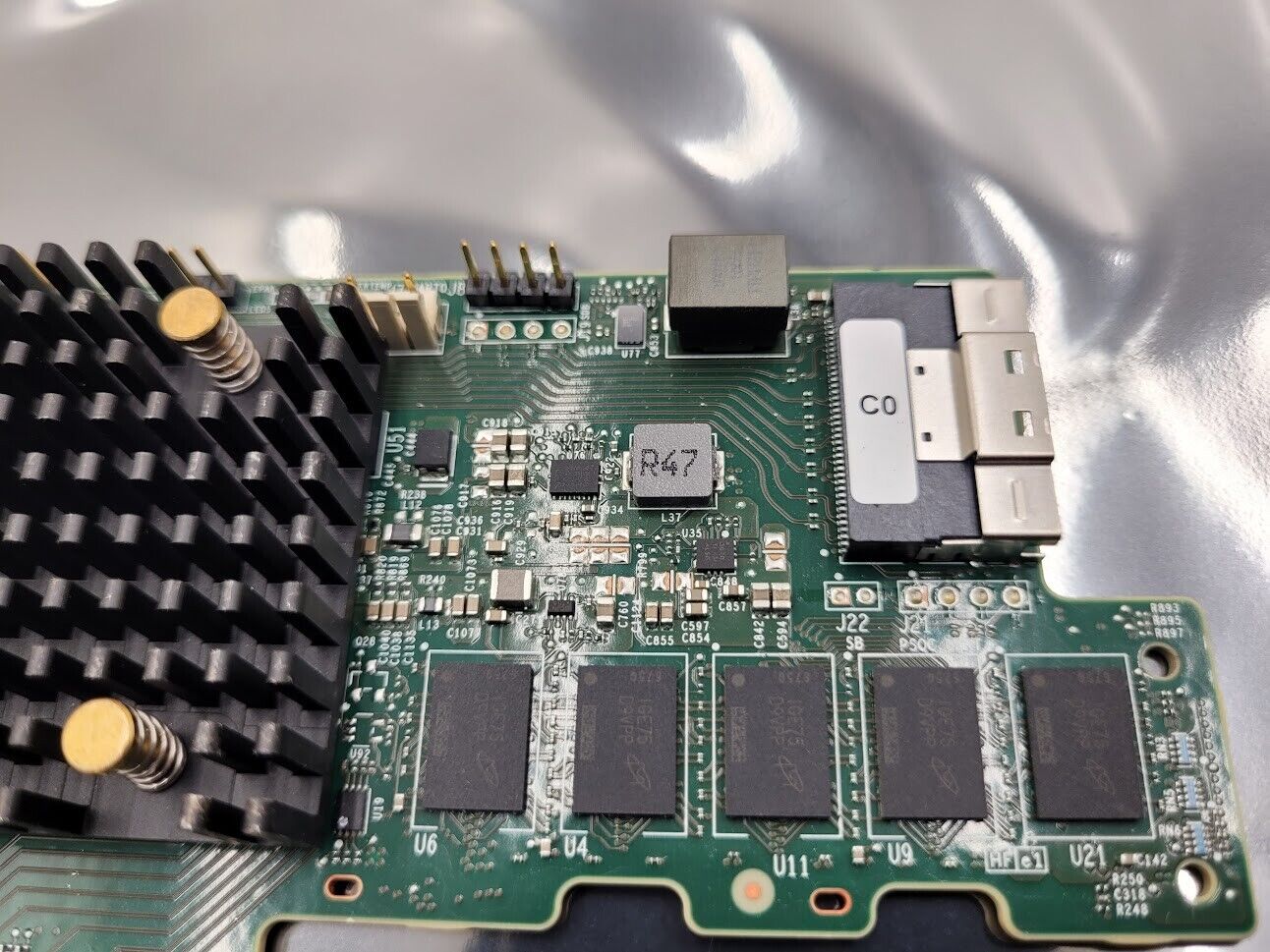 Broadcom MegaRAID 9580-8i8e Storage Controller (RAID) 05-50076-00 Low Profile