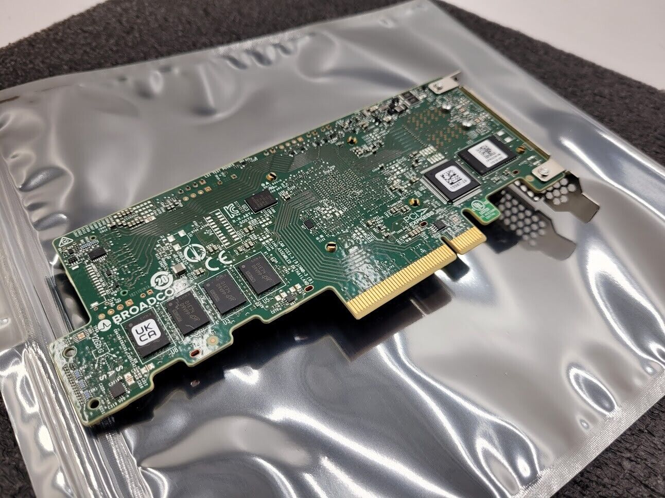 Broadcom MegaRAID 9580-8i8e Storage Controller (RAID) 05-50076-00 Low Profile