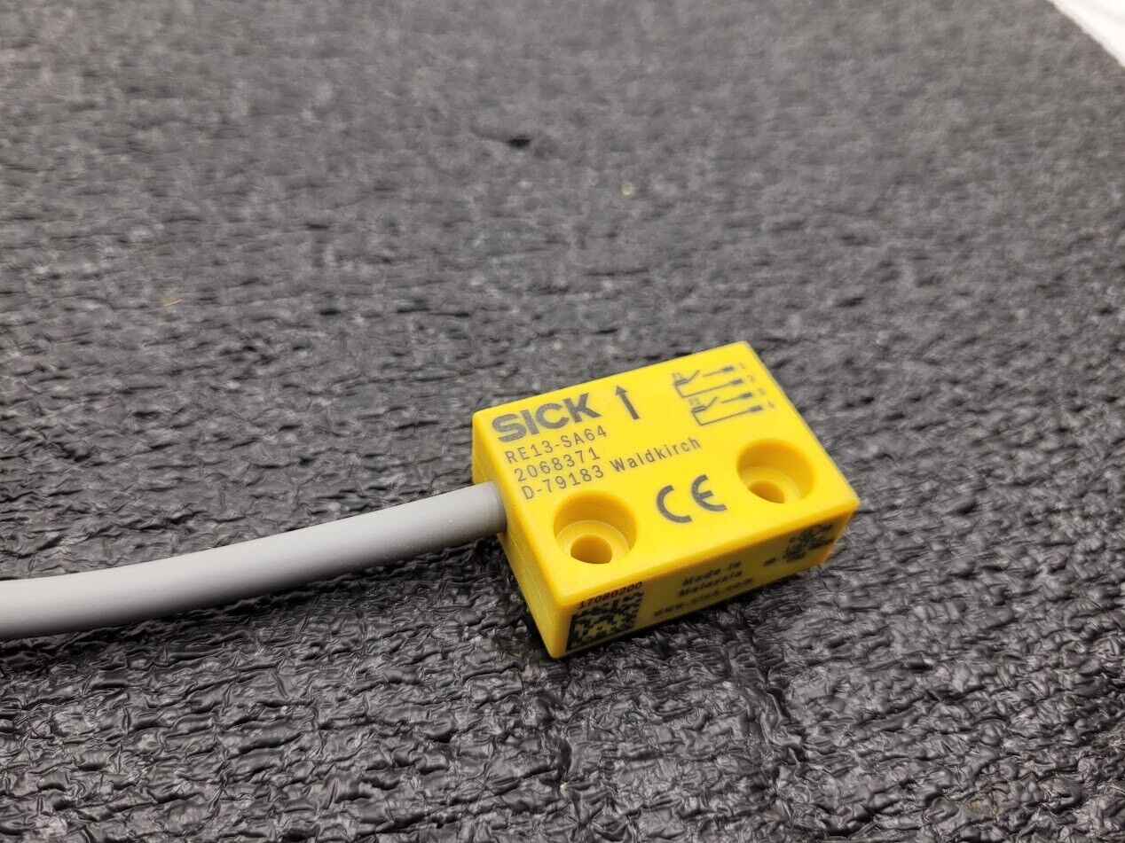 6x Sick RE13-SA64 Magnetic Reed Switch Magnet NO/NC Cable Connector Flange Mount