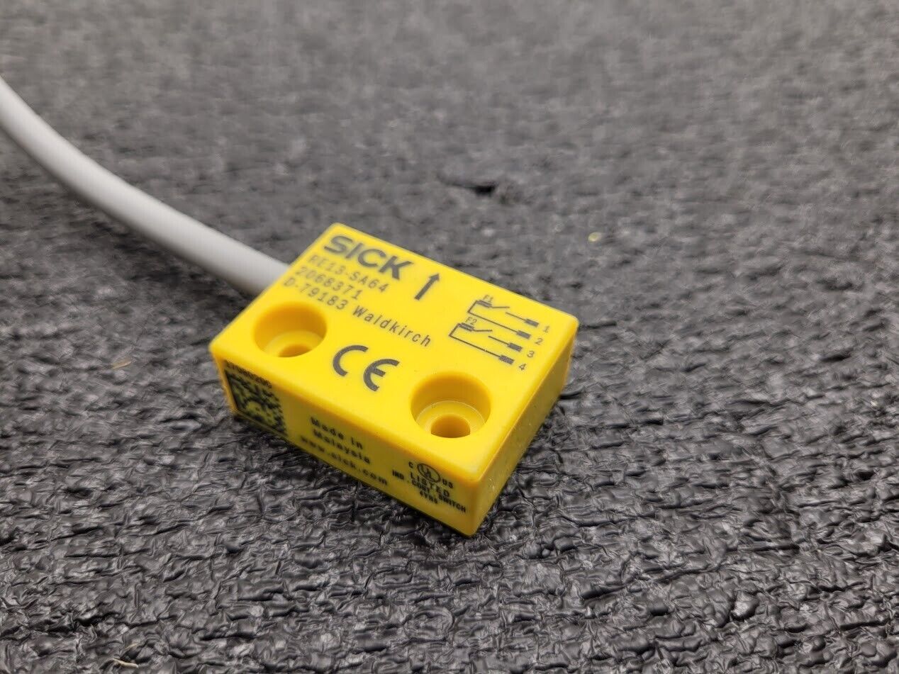 6x Sick RE13-SA64 Magnetic Reed Switch Magnet NO/NC Cable Connector Flange Mount