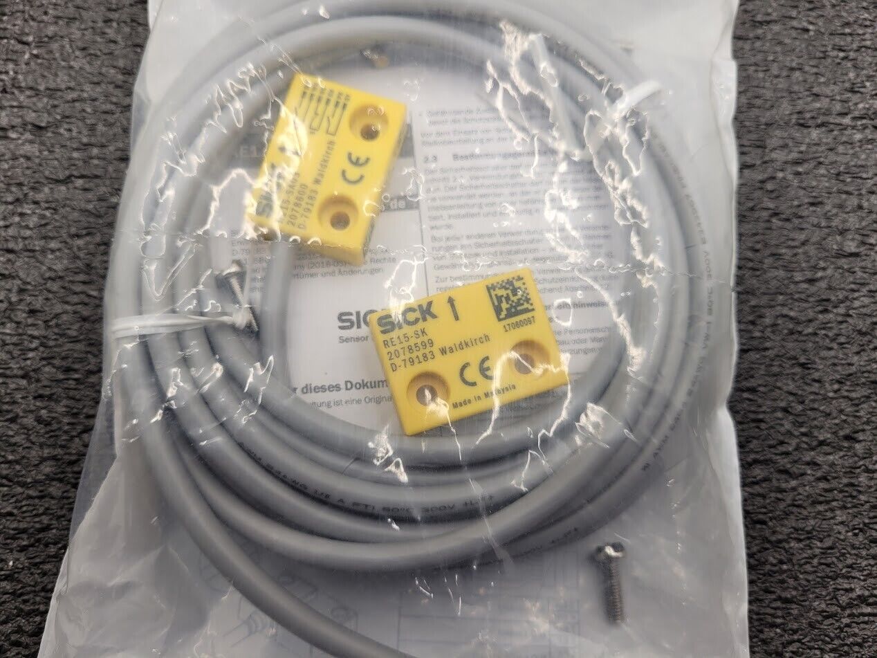 4x Sick RE15-SA03 Magnetic Reed Switch Magnet NO/NC Cable Connector Flange Mount