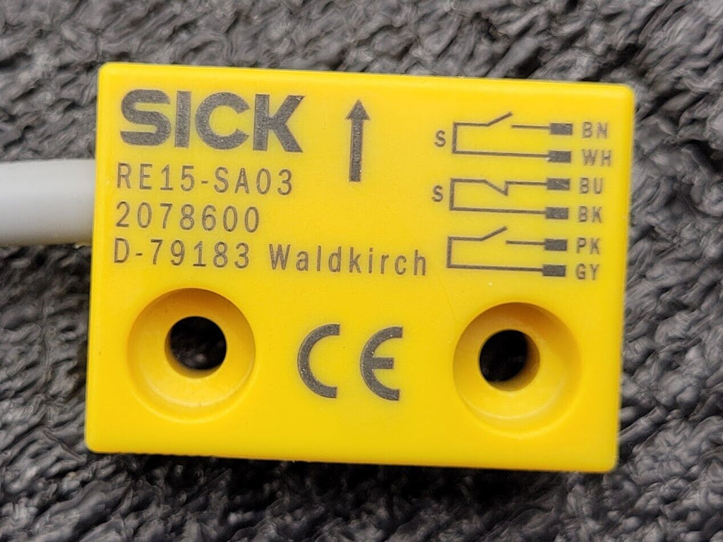 4x Sick RE15-SA03 Magnetic Reed Switch Magnet NO/NC Cable Connector Flange Mount