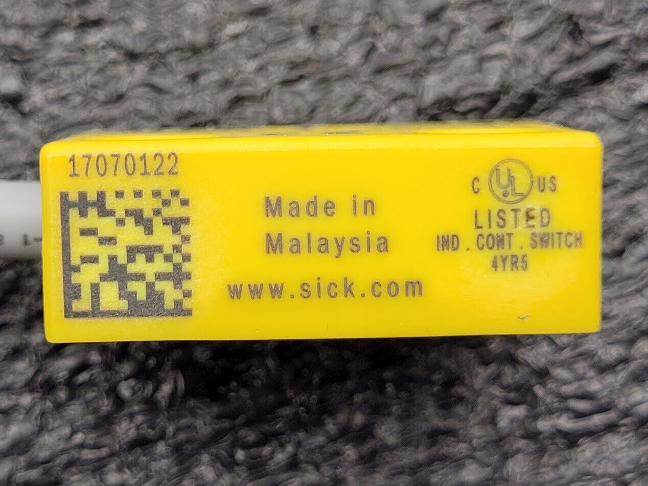 4x Sick RE15-SA03 Magnetic Reed Switch Magnet NO/NC Cable Connector Flange Mount