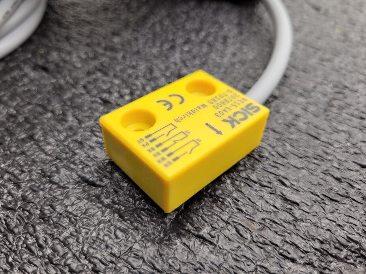 4x Sick RE15-SA03 Magnetic Reed Switch Magnet NO/NC Cable Connector Flange Mount