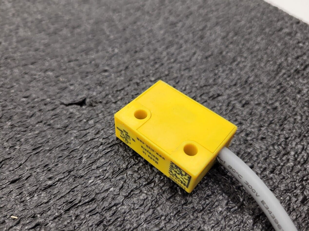 4x Sick RE15-SA03 Magnetic Reed Switch Magnet NO/NC Cable Connector Flange Mount