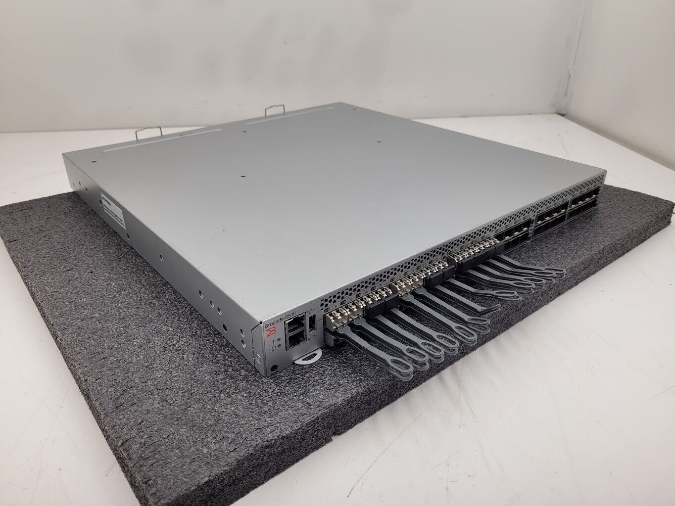 Brocade 6510 24-Port Fiber Switch 6510-24-16G-R 24 ports active w/24 SFP + 2 Pwr