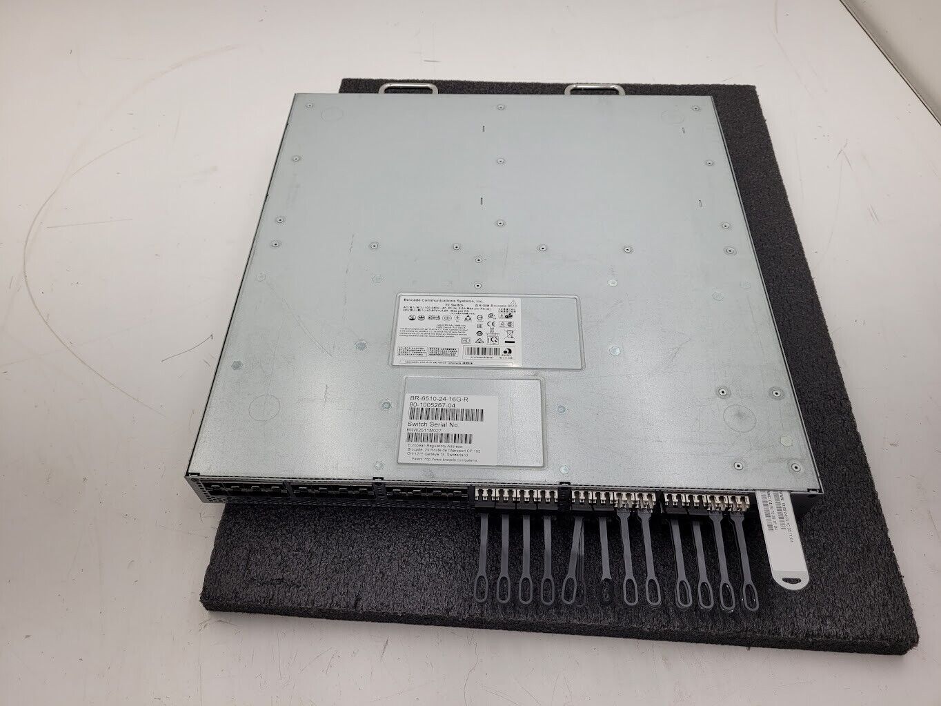 Brocade 6510 24-Port Fiber Switch 6510-24-16G-R 24 ports active w/24 SFP + 2 Pwr