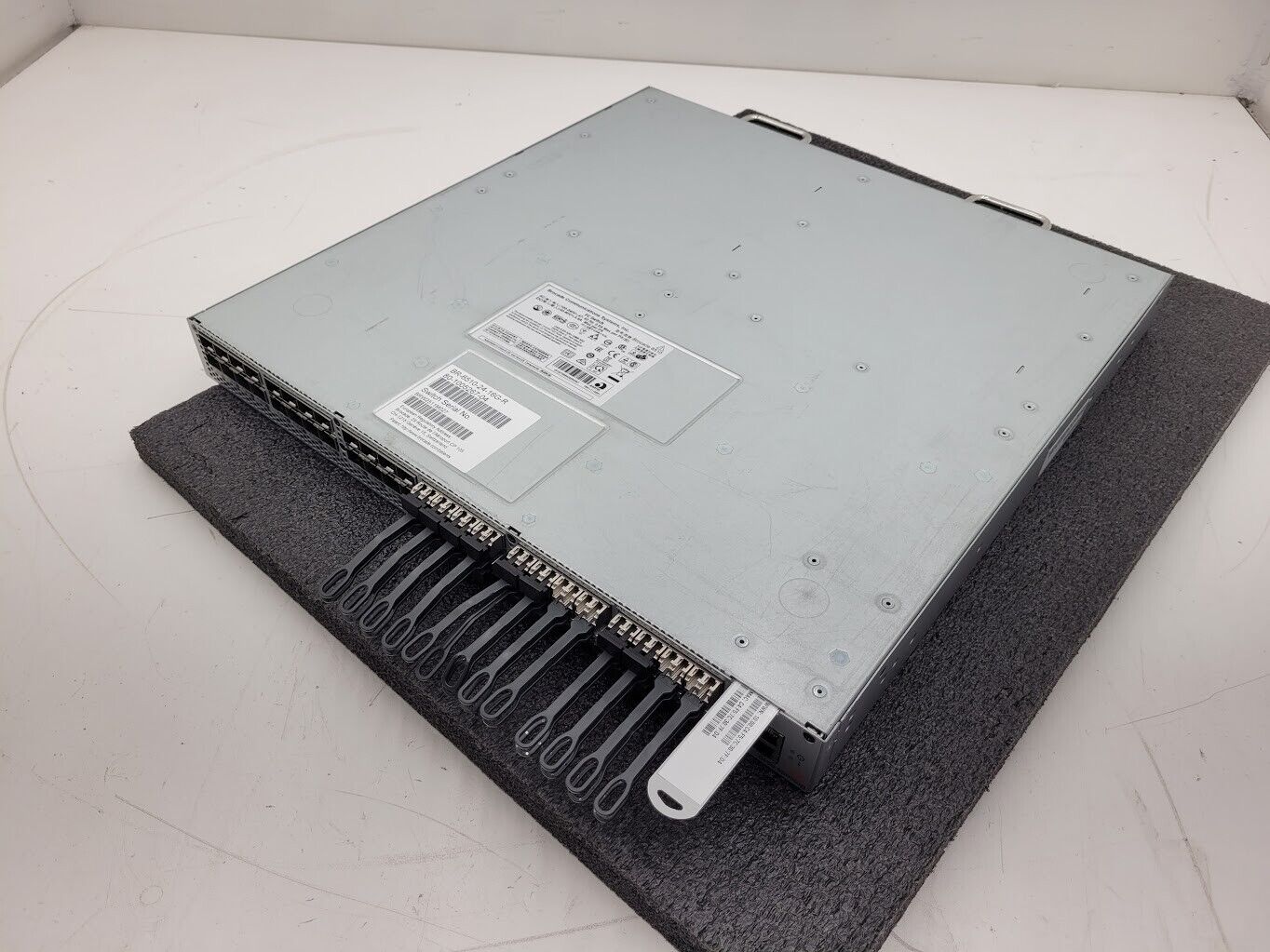 Brocade 6510 24-Port Fiber Switch 6510-24-16G-R 24 ports active w/24 SFP + 2 Pwr