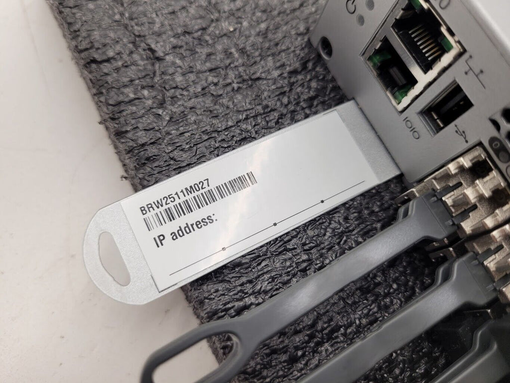 Brocade 6510 24-Port Fiber Switch 6510-24-16G-R 24 ports active w/24 SFP + 2 Pwr