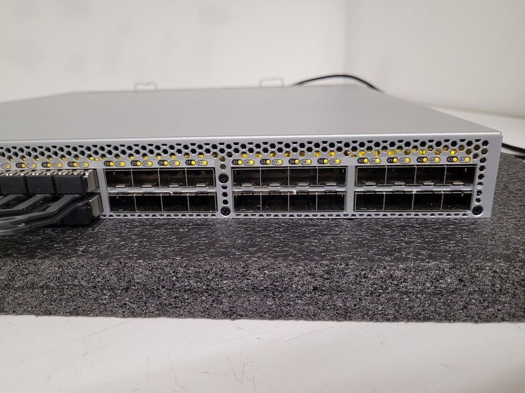 Brocade 6510 24-Port Fiber Switch 6510-24-16G-R 24 ports active w/24 SFP + 2 Pwr