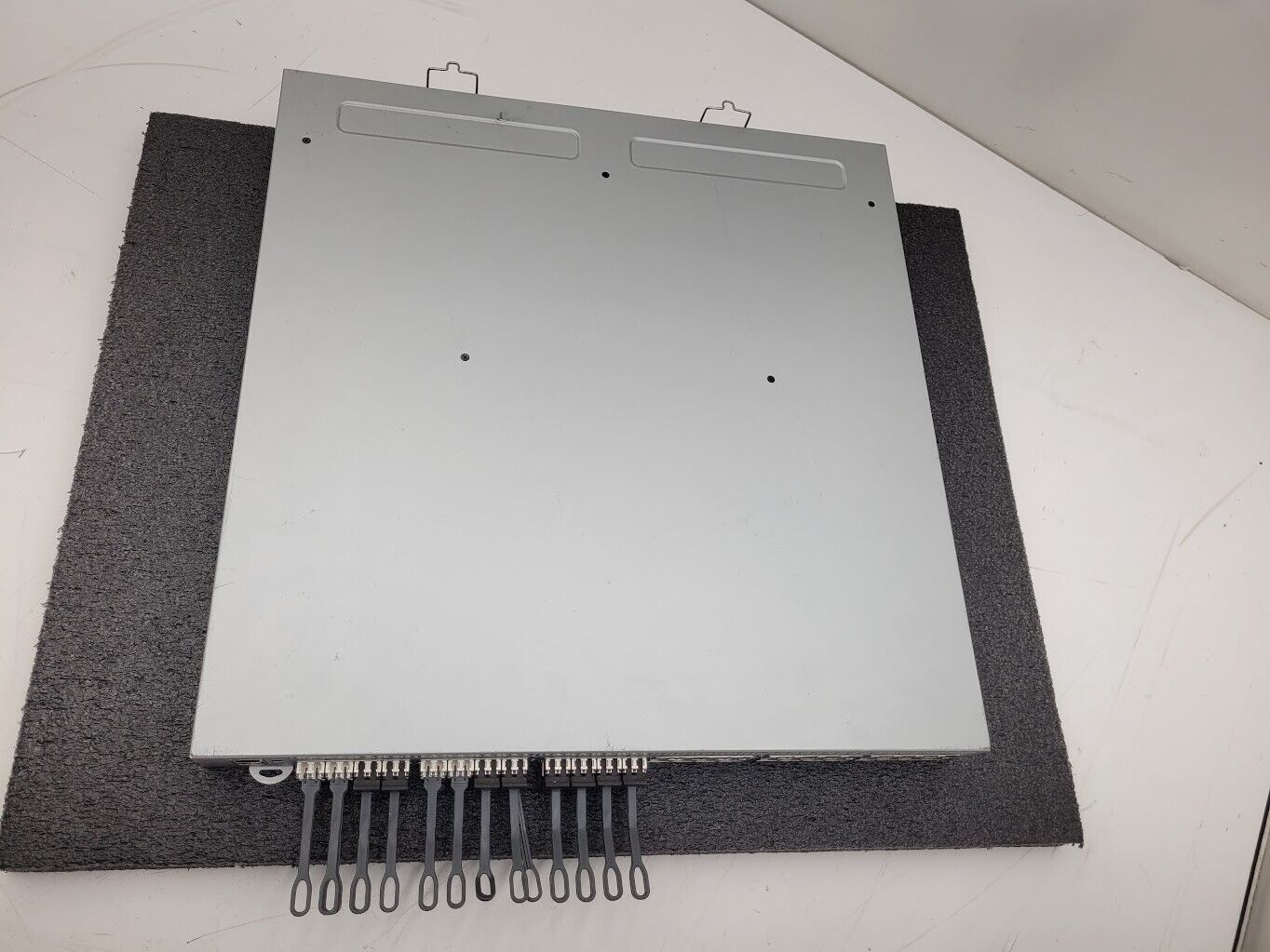 Brocade 6510 24-Port Fiber Switch 6510-24-16G-R 24 ports active w/24 SFP + 2 Pwr