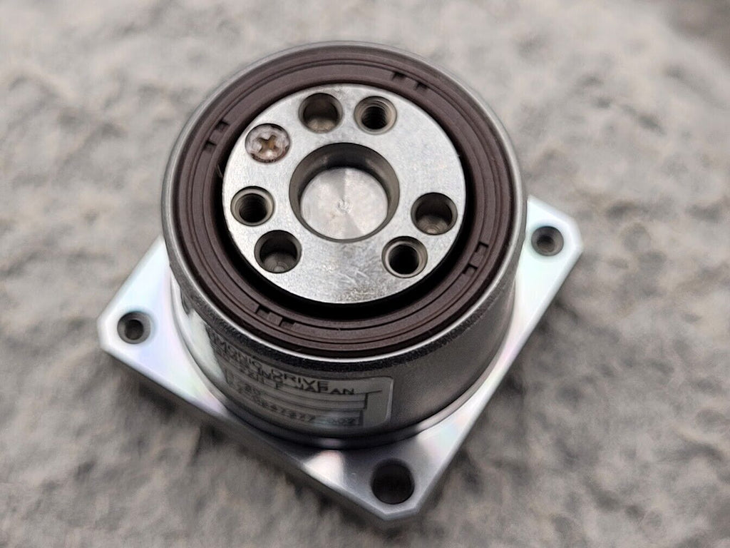 Harmonic Drive Systems CSF-5-30-2XH-F Axis Drive Reducer 1/30 Ratio