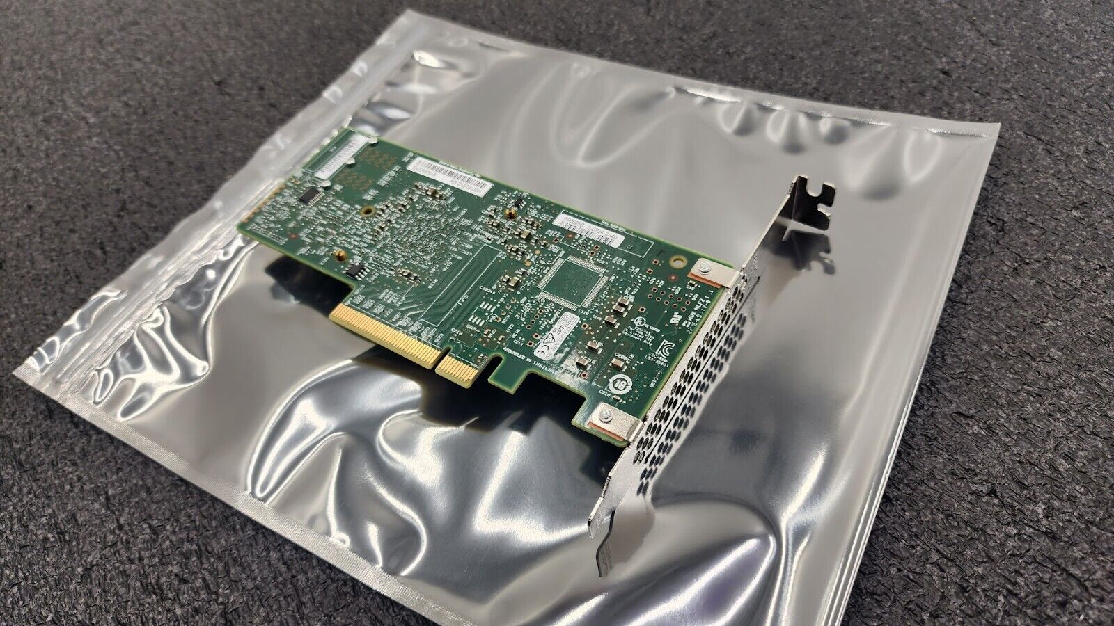 LSI SAS9300-8i  8-Port 12Gb/s SAS PCIe HBA Host Bus Adapter High Profile Bracket