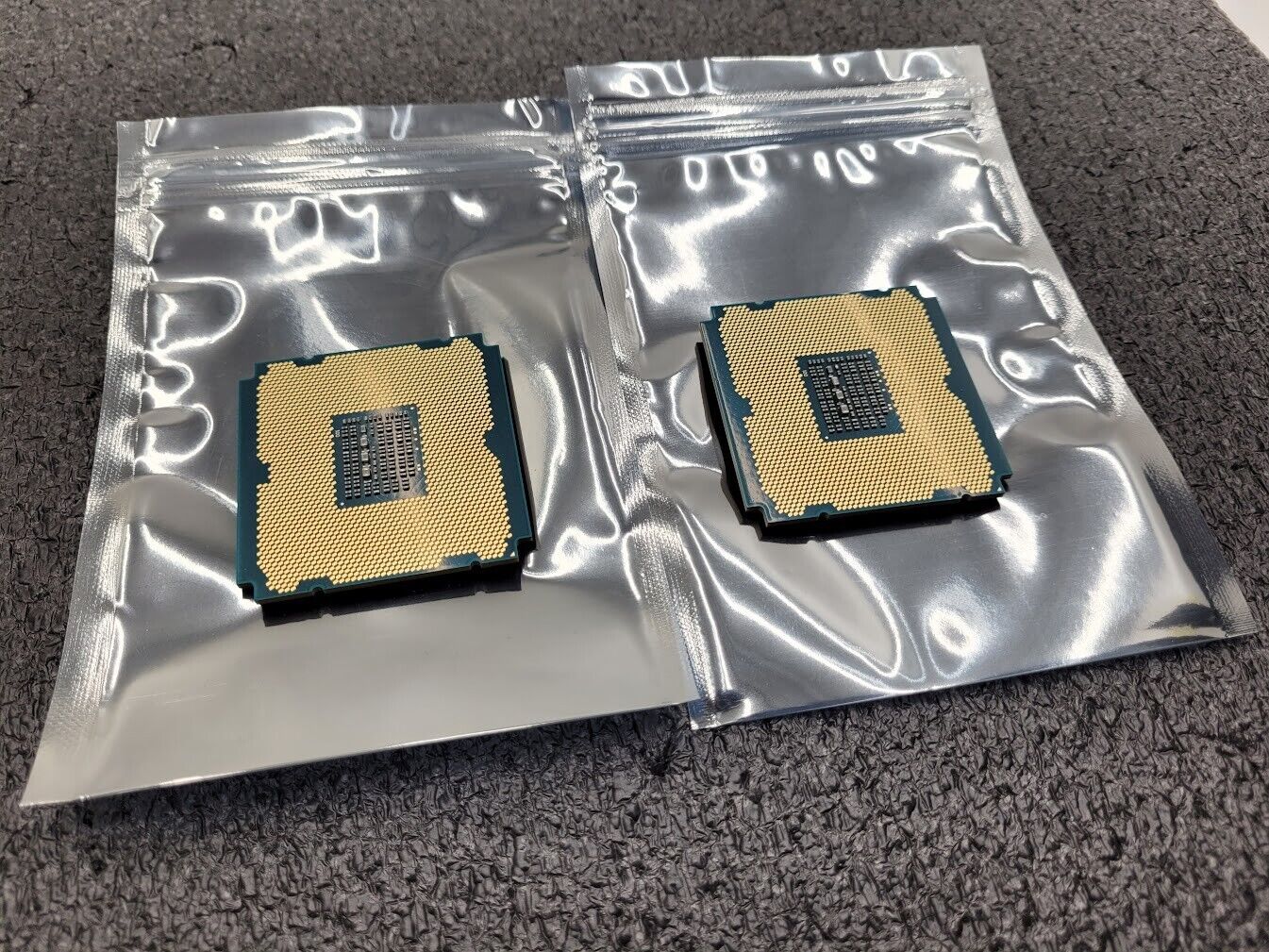 Pair of 2x Intel SR1BA Xeon E5-2695 v2 2.4 GHz LGA 2011 Server CPU