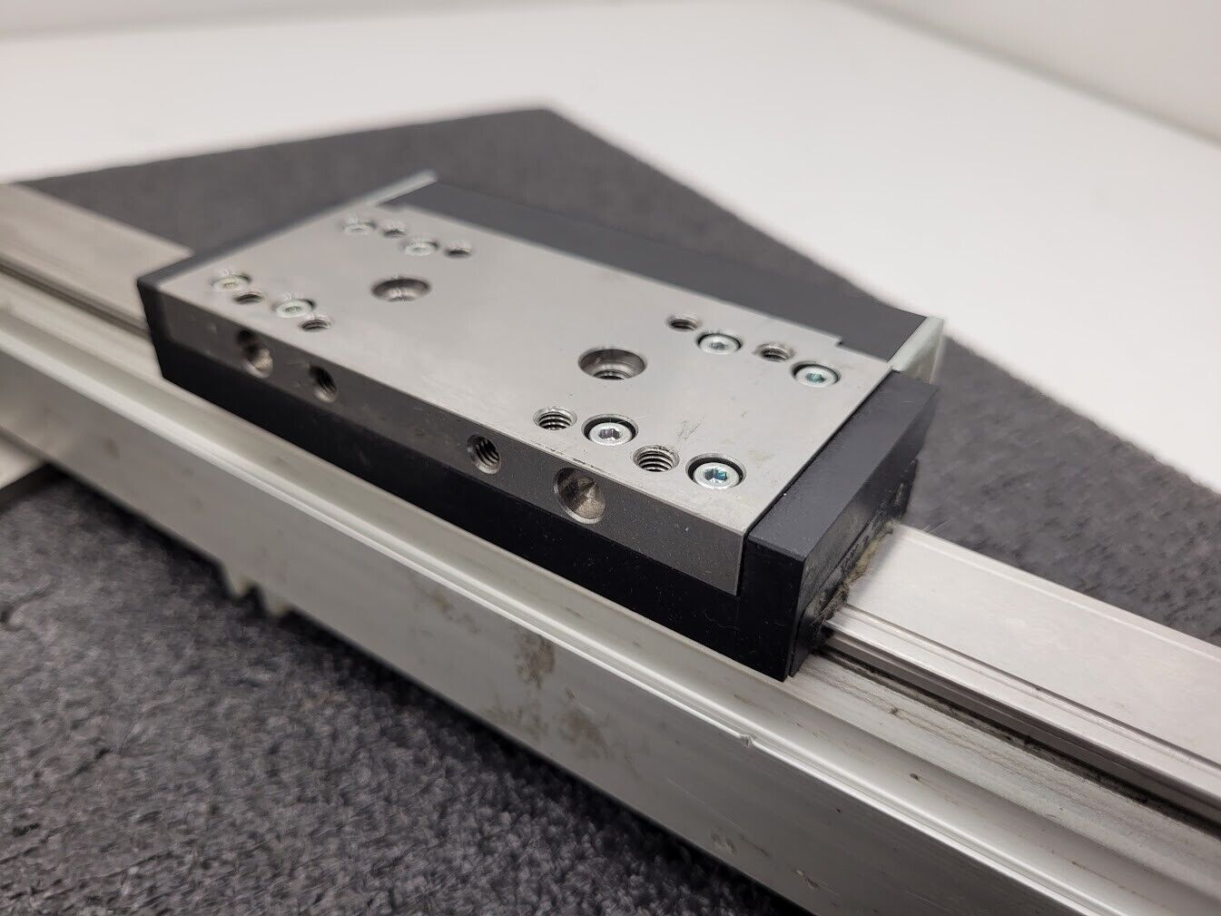 Festo Pneumatic Linear Guide Air Drive Actuator 450mm Travel DGC-25-450 Unit B