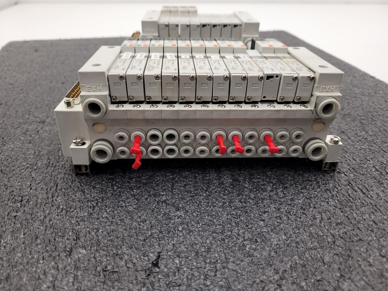 3x SMC Pneumatic Valve Block Solenoid Manifold 24VDC 38 Valves Total Lot D