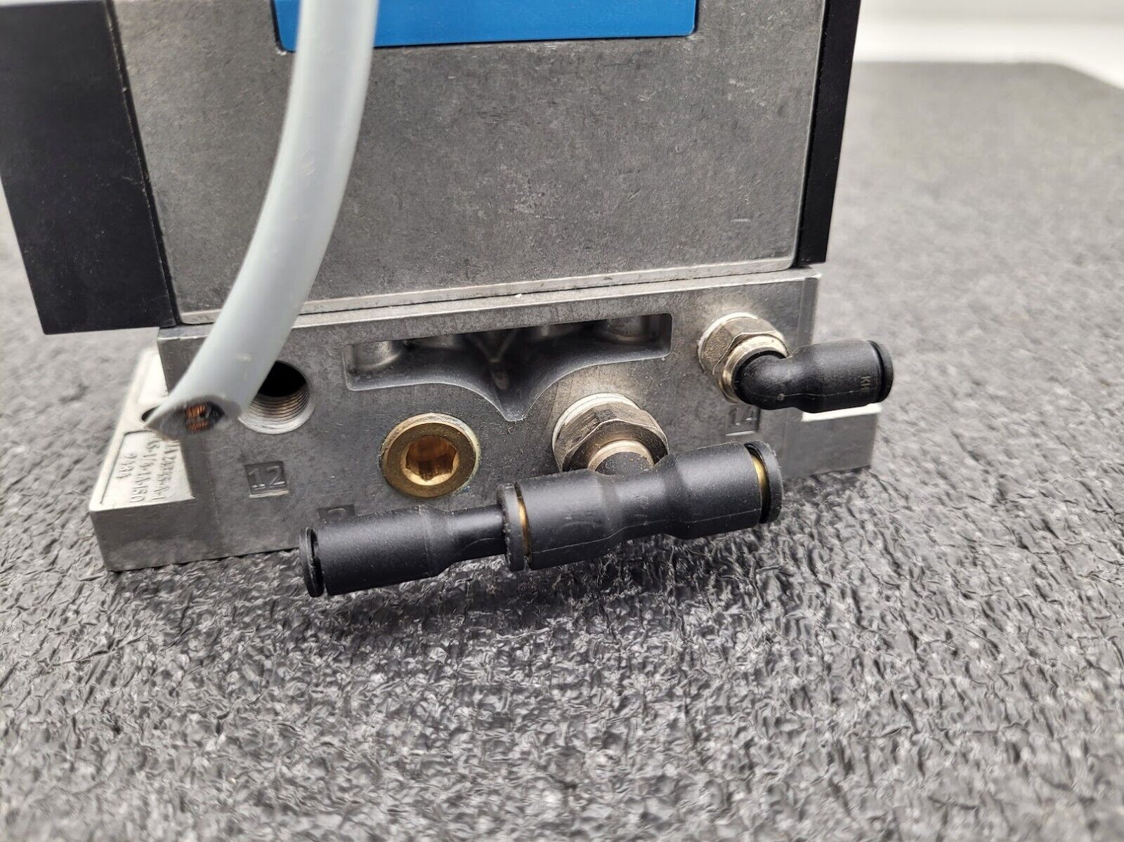 Festo Pneumatic Valve Block MN1H-5/2-D-1-FR-S-C -13 to 240 psi INPUT 159716