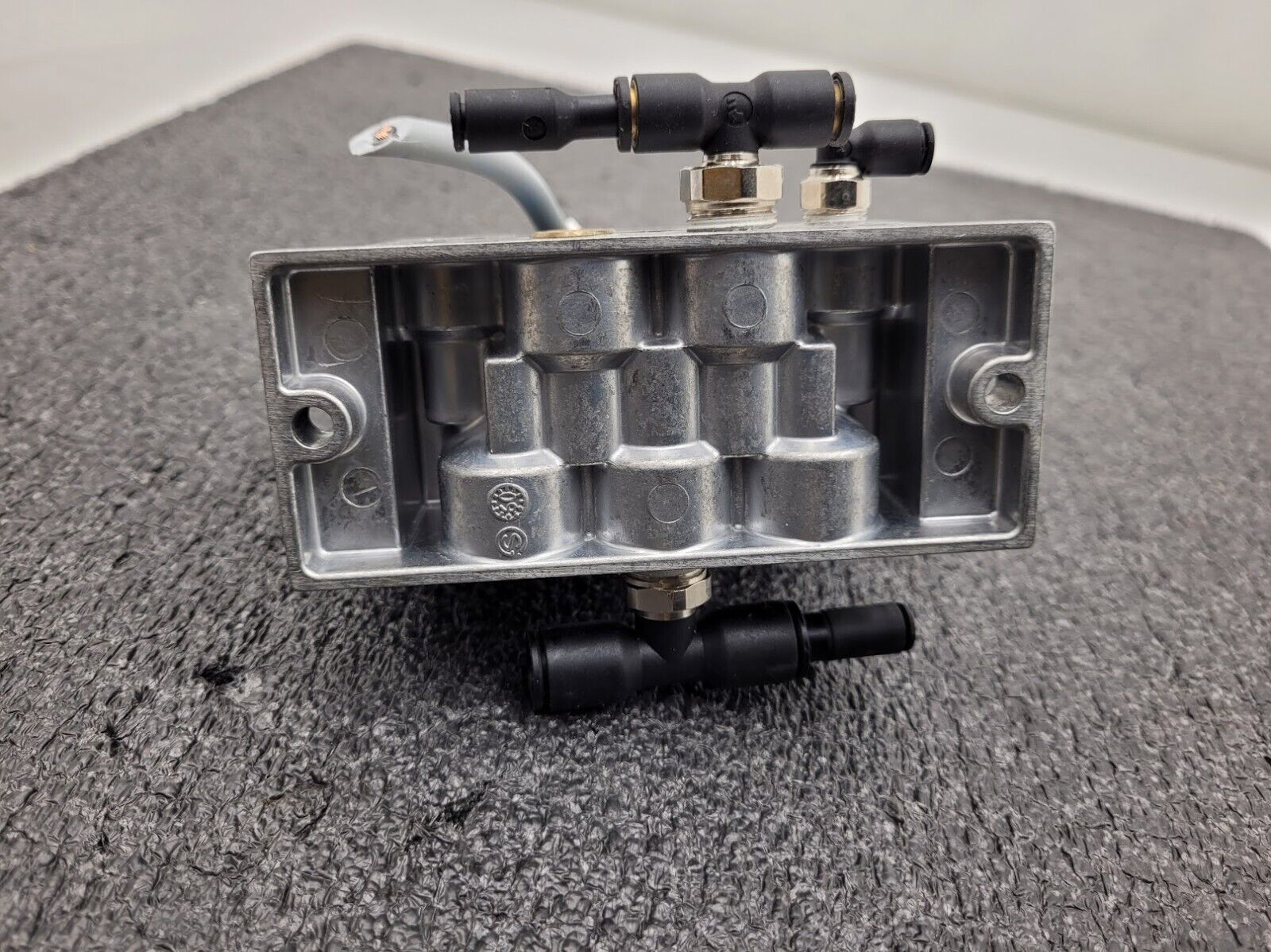 Festo Pneumatic Valve Block MN1H-5/2-D-1-FR-S-C -13 to 240 psi INPUT 159716