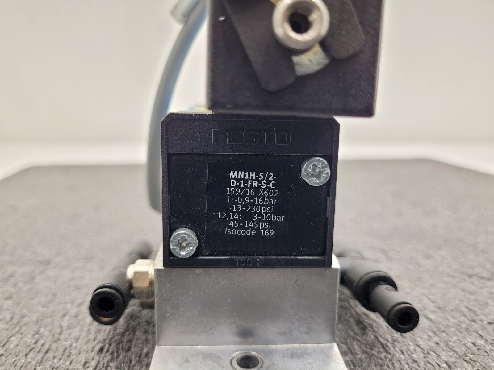 Festo Pneumatic Valve Block MN1H-5/2-D-1-FR-S-C -13 to 240 psi INPUT 159716