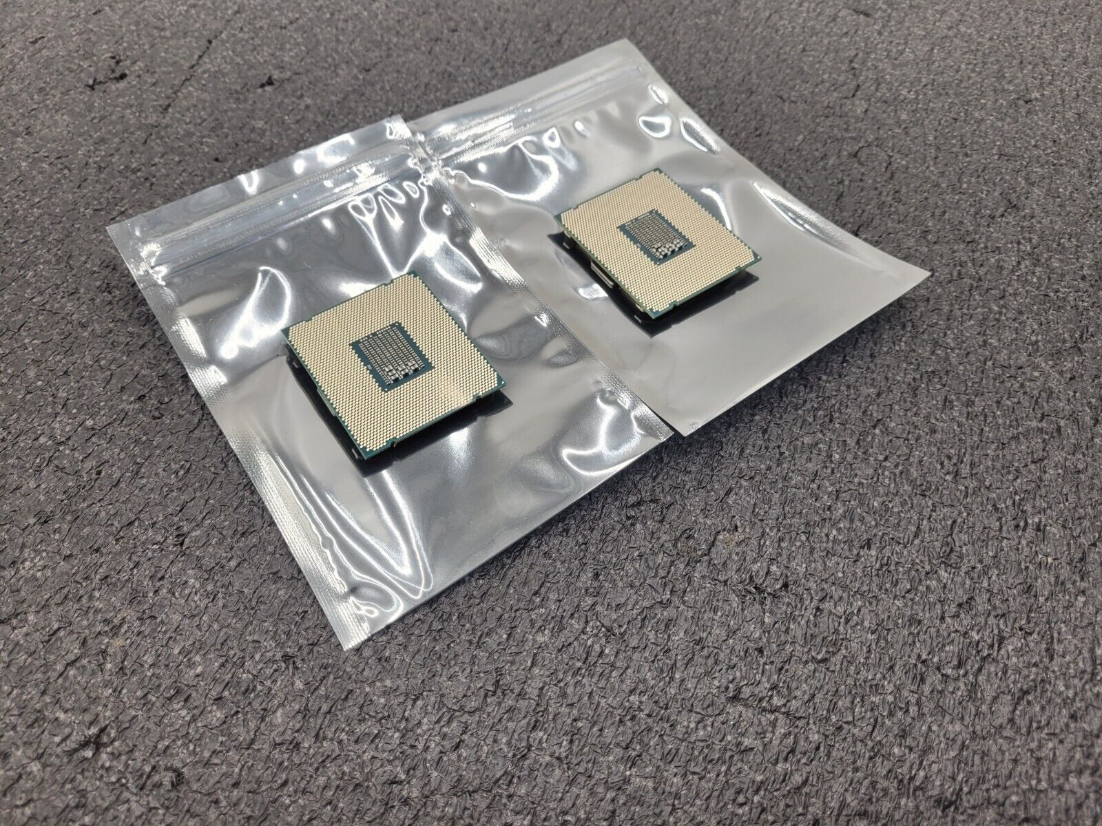 Lot of 2x QK3E Intel Xeon Confidential E5-2695V4 QS 18C 2.1GHz LGA2011-3 CPU