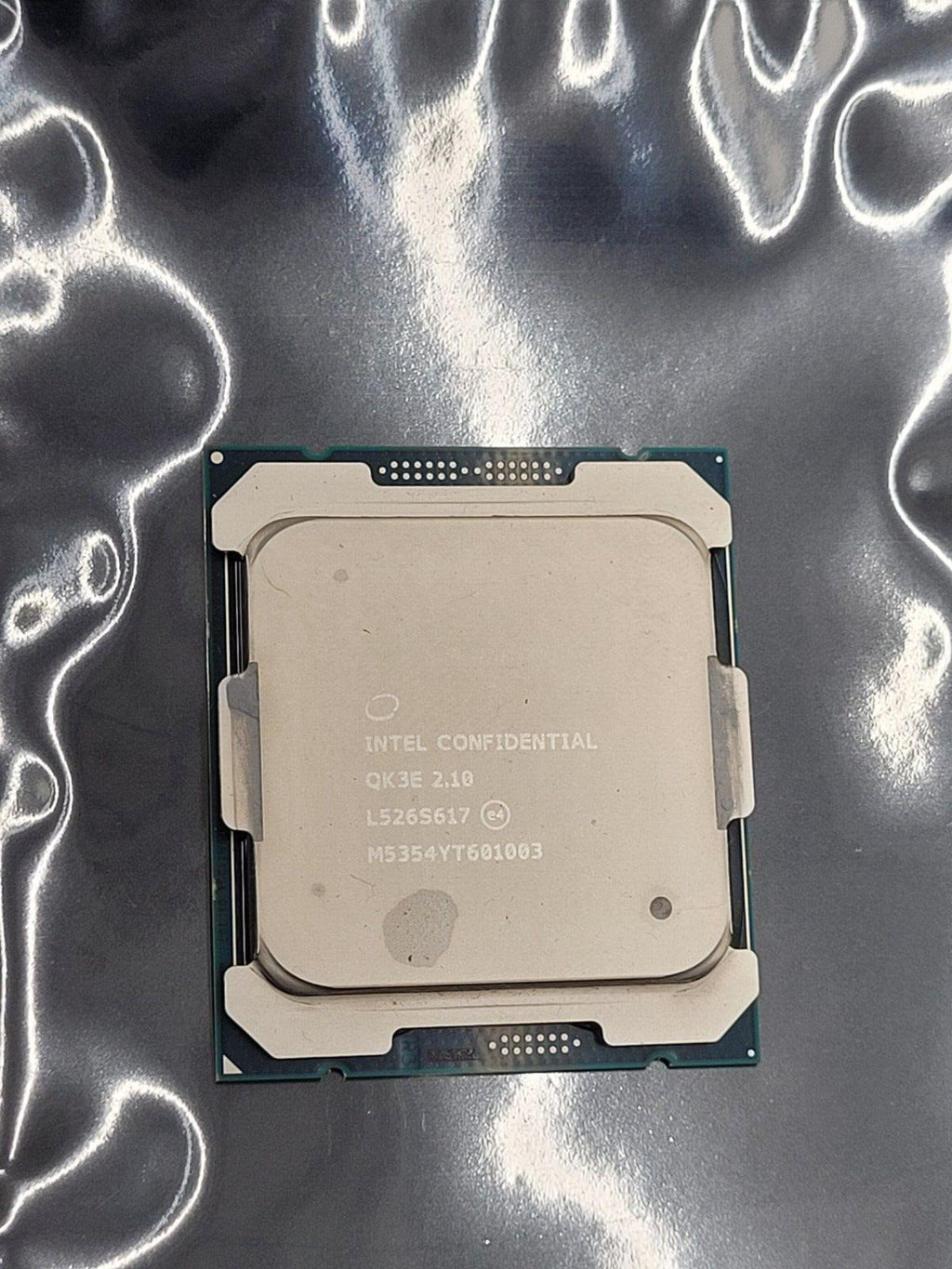 Lot of 2x QK3E Intel Xeon Confidential E5-2695V4 QS 18C 2.1GHz LGA2011-3 CPU