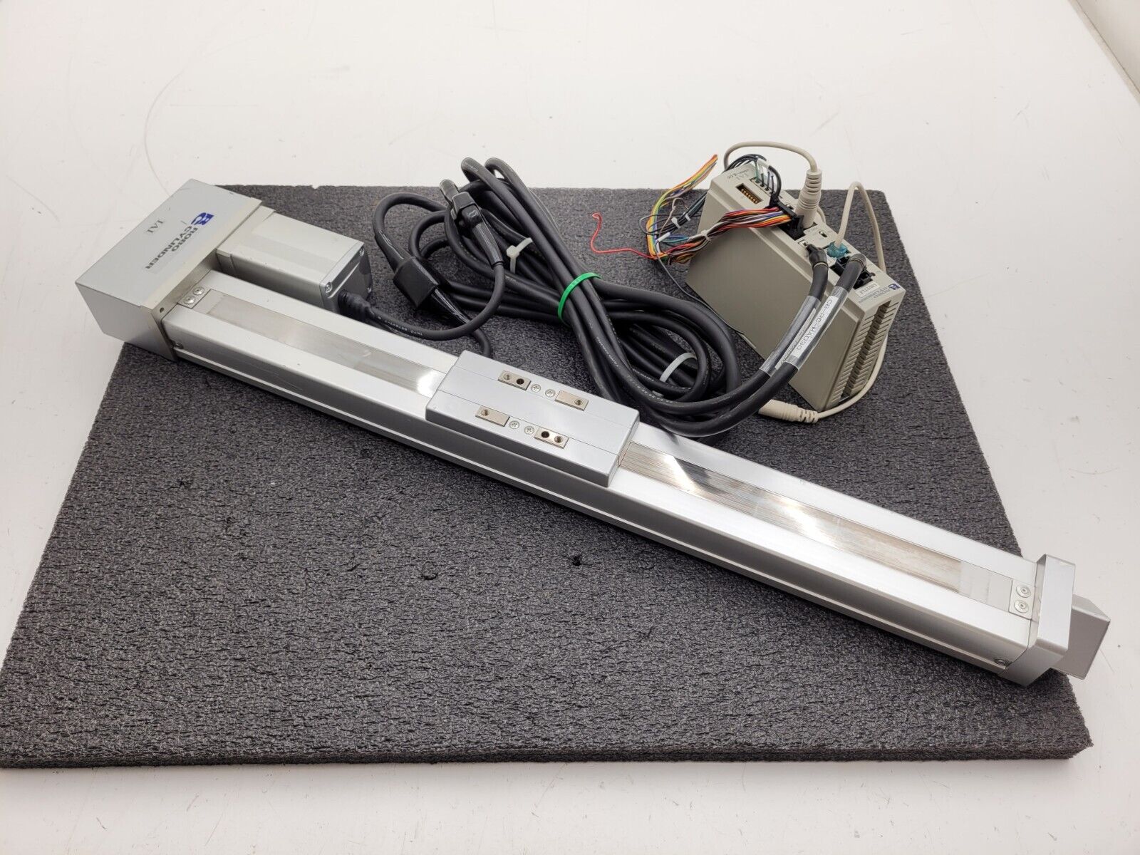 IAI Linear Actuator RC-SSR-M-400-S-B and Drive RCA-S-SSR 400mm Travel