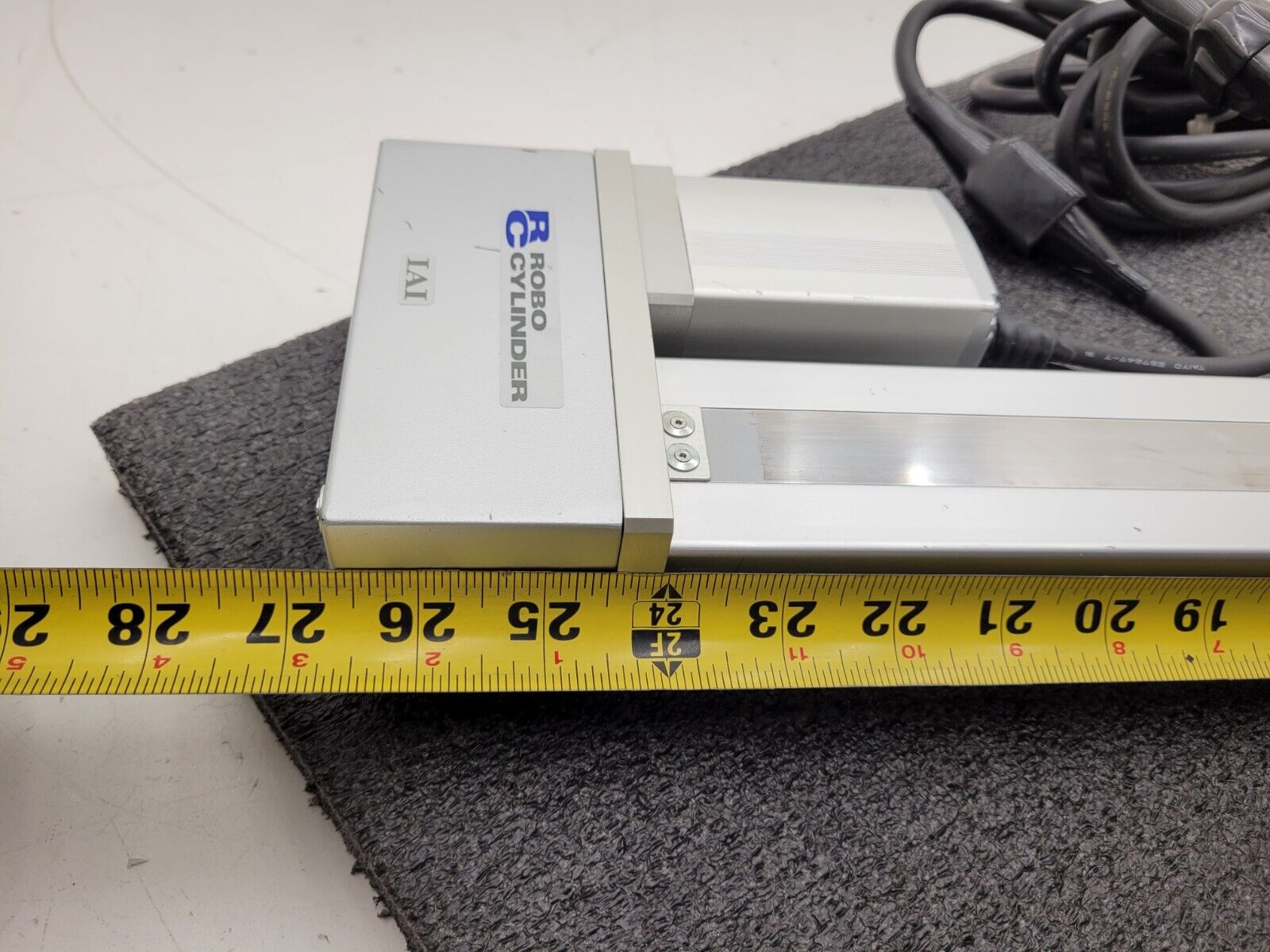 IAI Linear Actuator RC-SSR-M-400-S-B and Drive RCA-S-SSR 400mm Travel