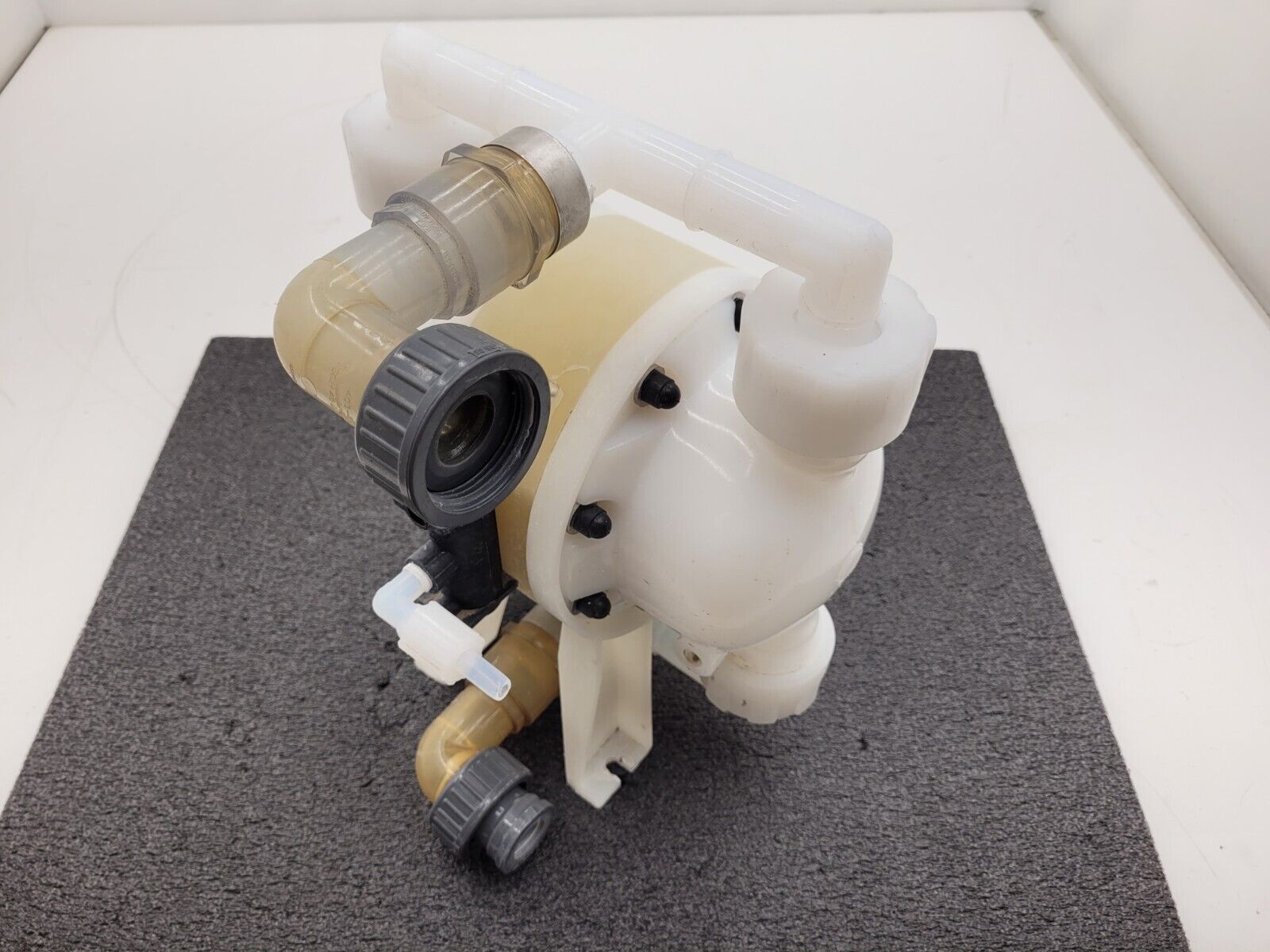 ASTI PFD3-322AI High Purity Controlled Flow Teflon Diaphragm Pump