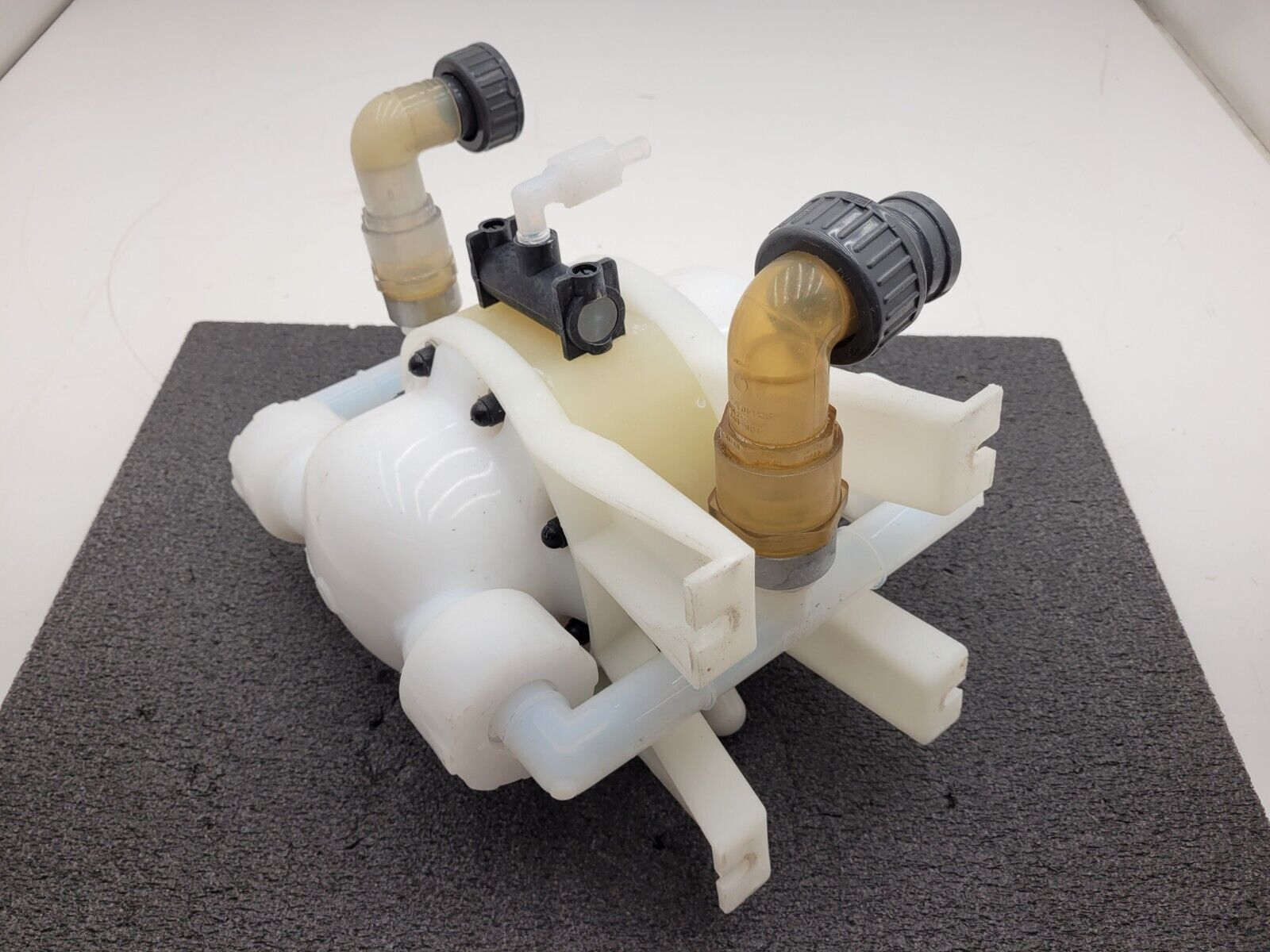 ASTI PFD3-322AI High Purity Controlled Flow Teflon Diaphragm Pump